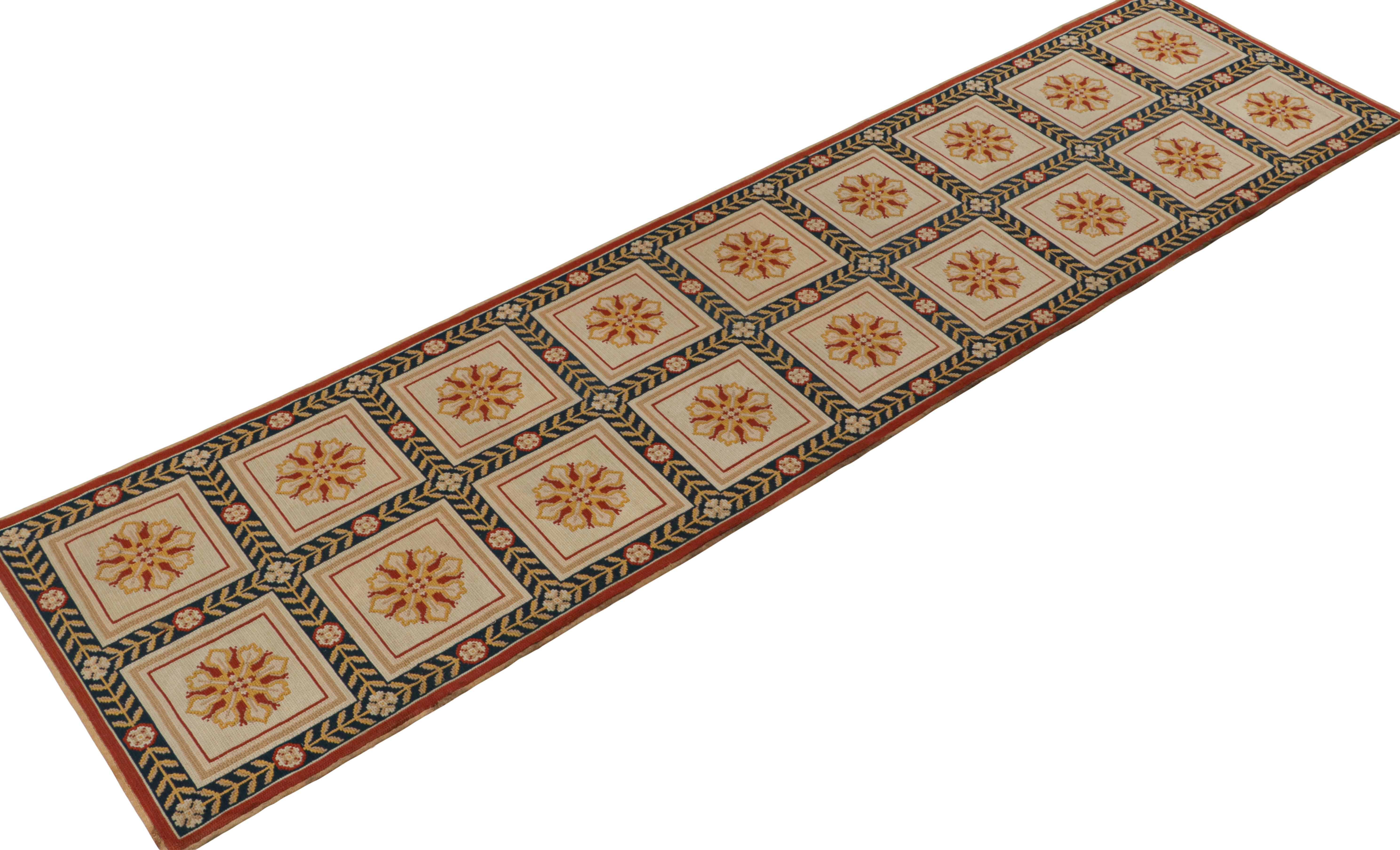 Dieser 3x13-Nadelspitze-Läufer im Vintage-Stil ist die nächste großartige Ergänzung des Repertoires von Rug & Kilim an klassischen Kurationen. Handgeknüpft aus Wolle.

Weiter zum Design: 

Dieses 3x13 Stück ist ein portugiesischer Läufer aus der