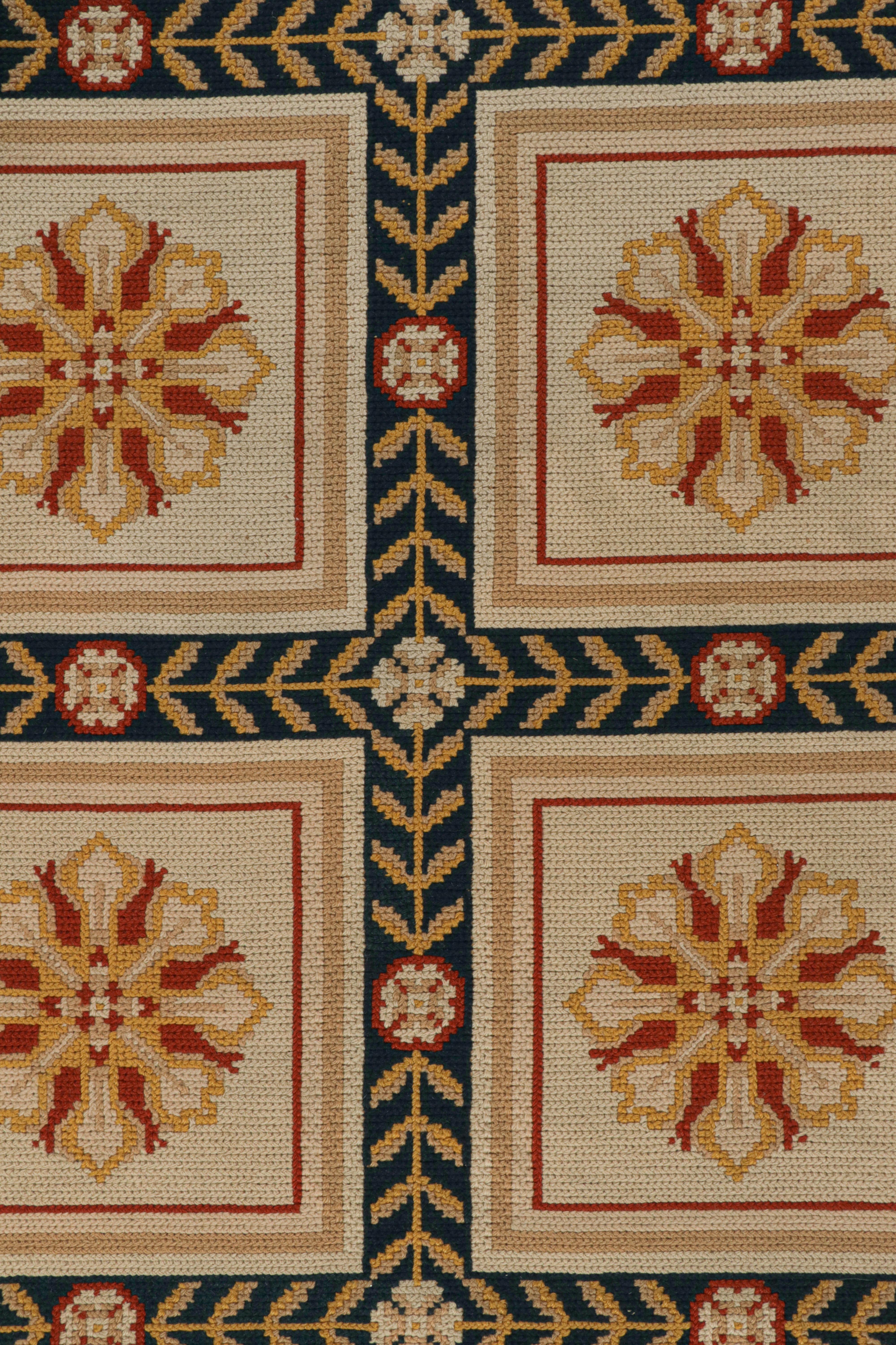 Vintage Arraiolos Vintage-Nadelspitze-Läufer aus Beige, Rot und Gold mit Blumenmedaillons (Mitte des 20. Jahrhunderts) im Angebot