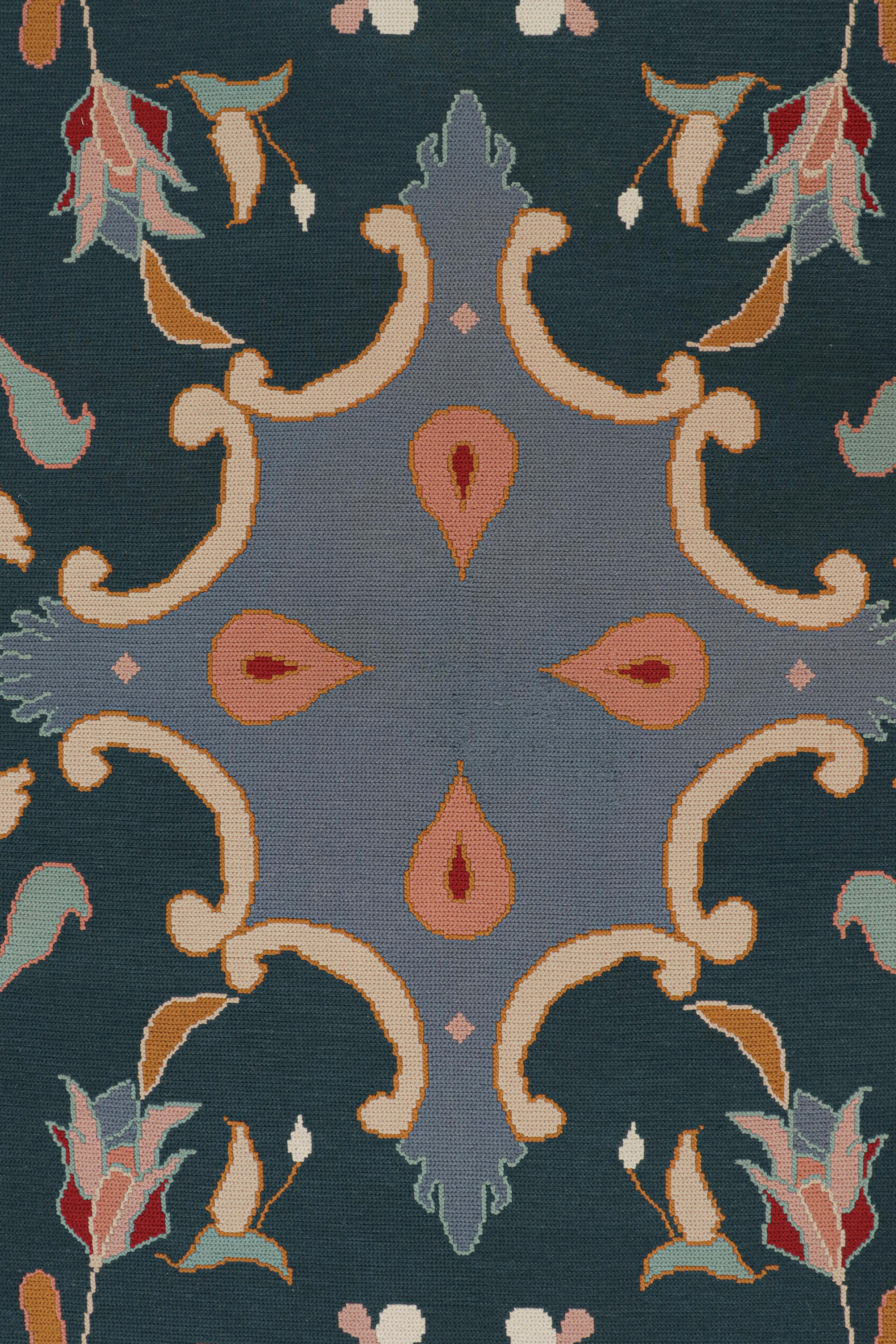 Vintage Arraiolos Läufer in Blau mit Blumenmustern, von Rug & Kilim (Handgeknüpft) im Angebot