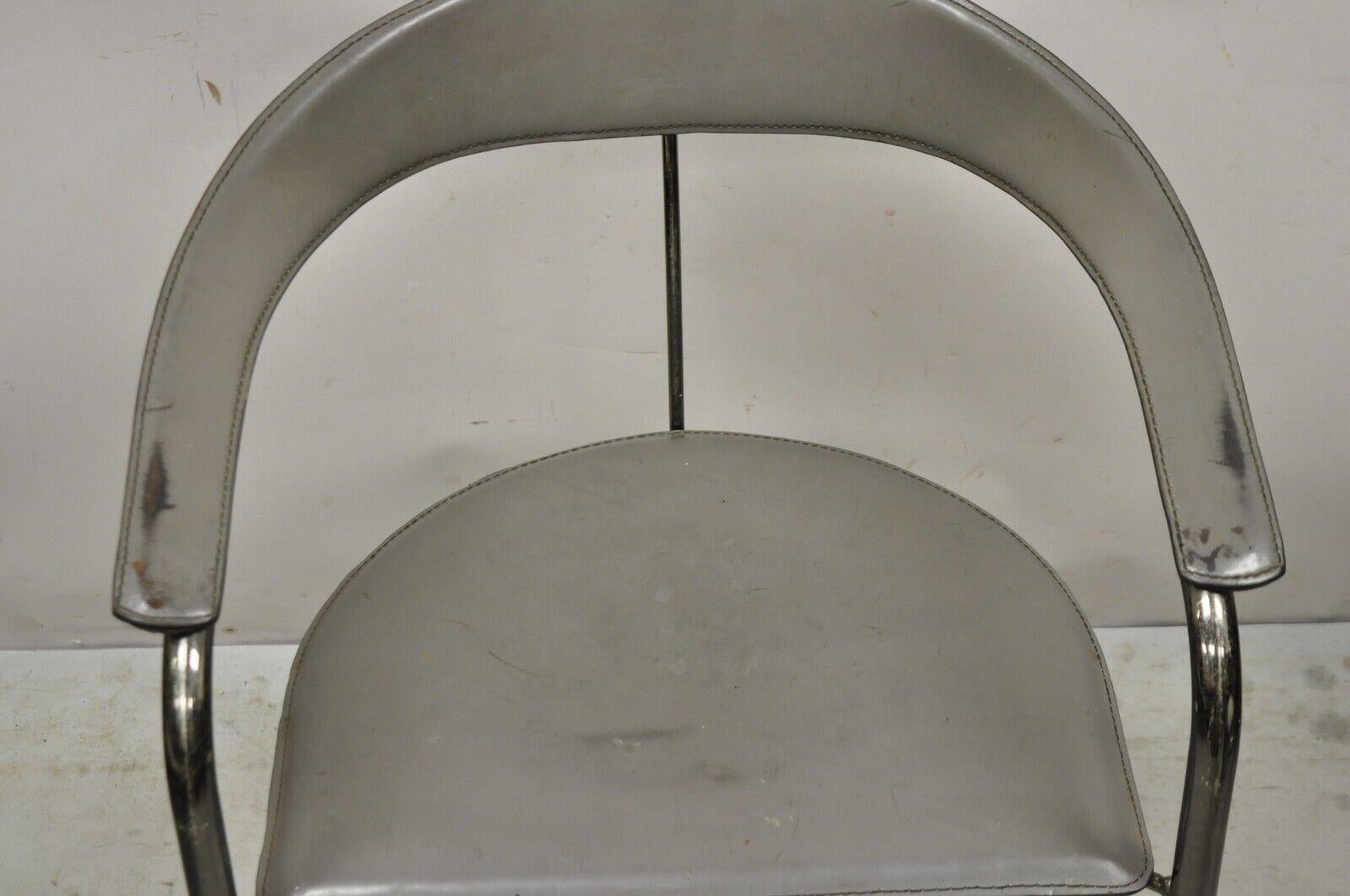Vintage Arrben Italy Canasta Cantilever Gray Leather Italian Modern Chairs - 4 In Good Condition For Sale In Philadelphia, PA