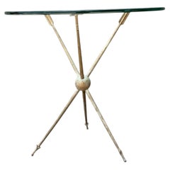 Table trépied vintage avec motif de flèche