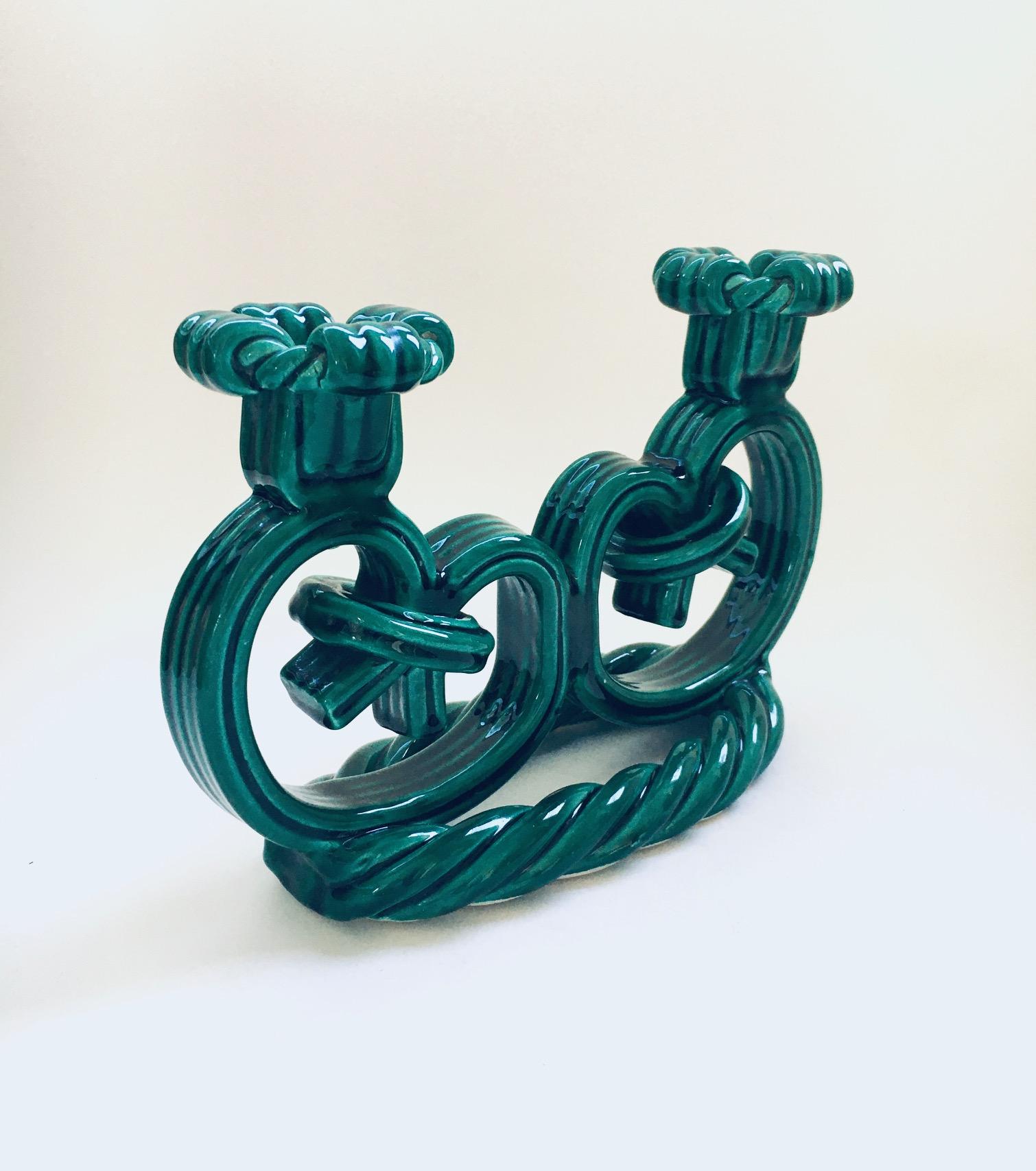 Francese Portacandele d'epoca in ceramica d'arte verde intrecciata di Vallauris, Francia, anni '50 in vendita