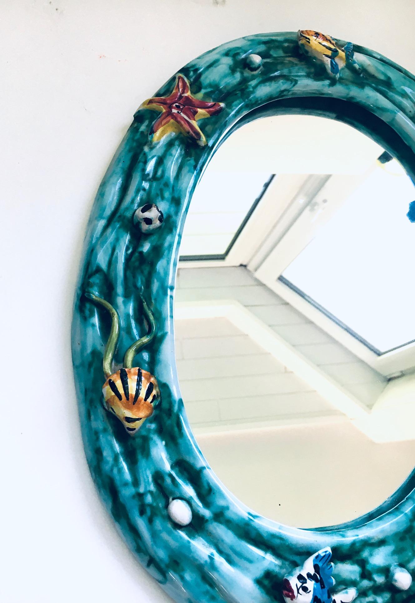 Specchio da parete ovale 'Ocean' in ceramica d'arte vintage di Supercasa, Italia, anni '60 In condizioni buone in vendita a Oud-Turnhout, VAN