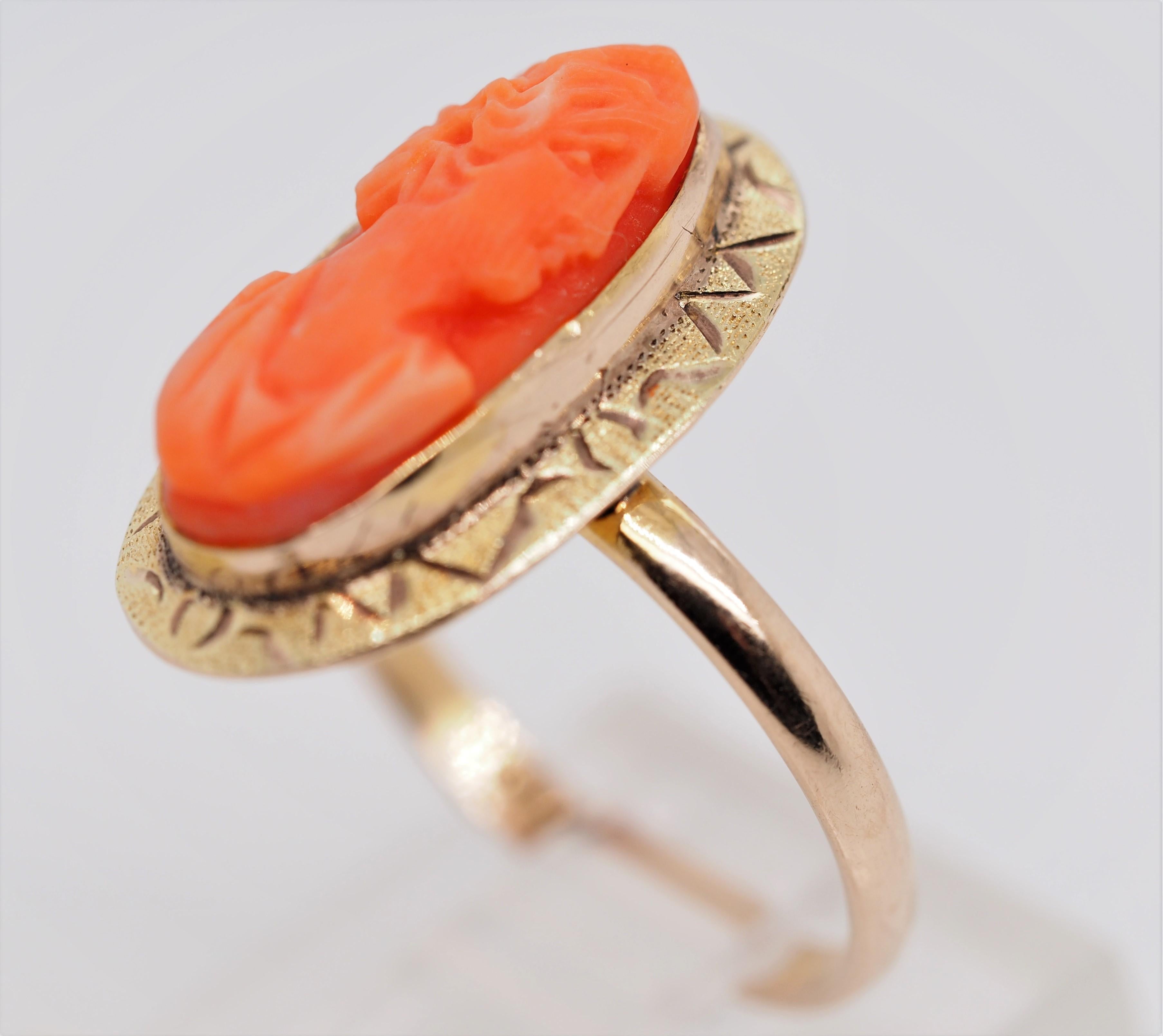 Vintage Art Deco 10 Karat Gelbgold geschnitzt Muschel Kamee Ring (Art déco) im Angebot