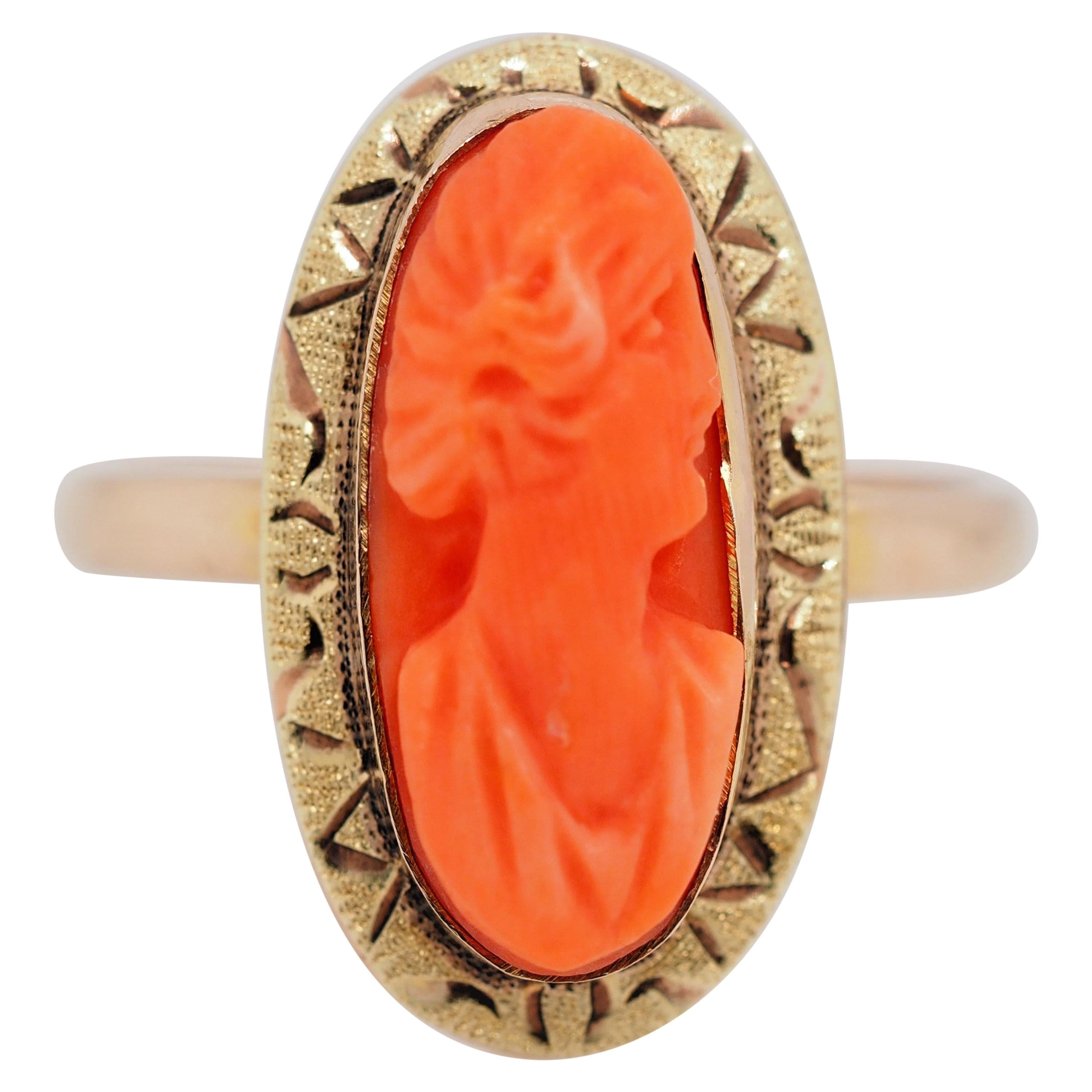 Bague camée Art déco vintage en or jaune 10 carats sculpté en forme de coquillage en vente