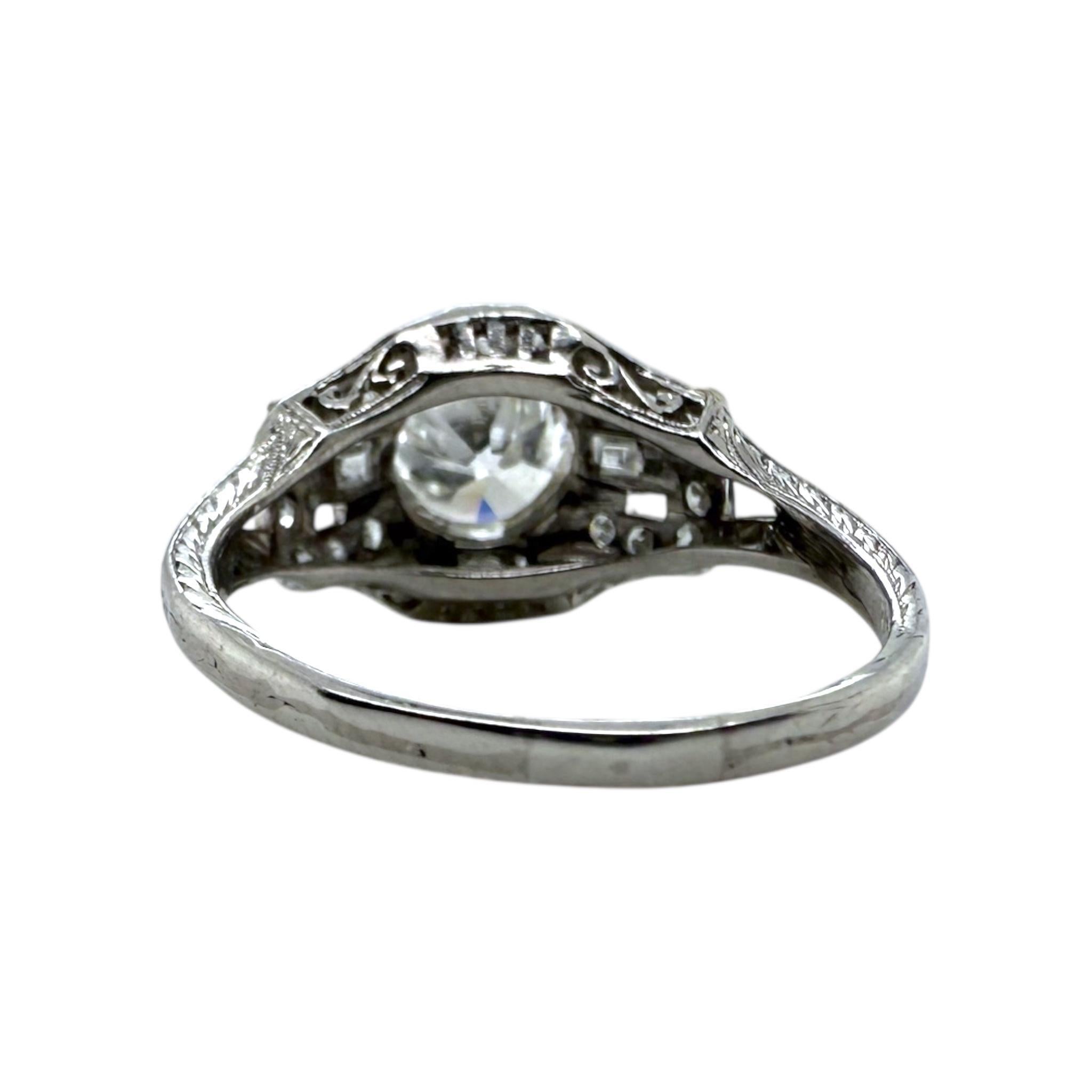 Vintage Art Deco 1.15 Carat Old European Cut Diamond Platinum Engagement Ring For Sale 2