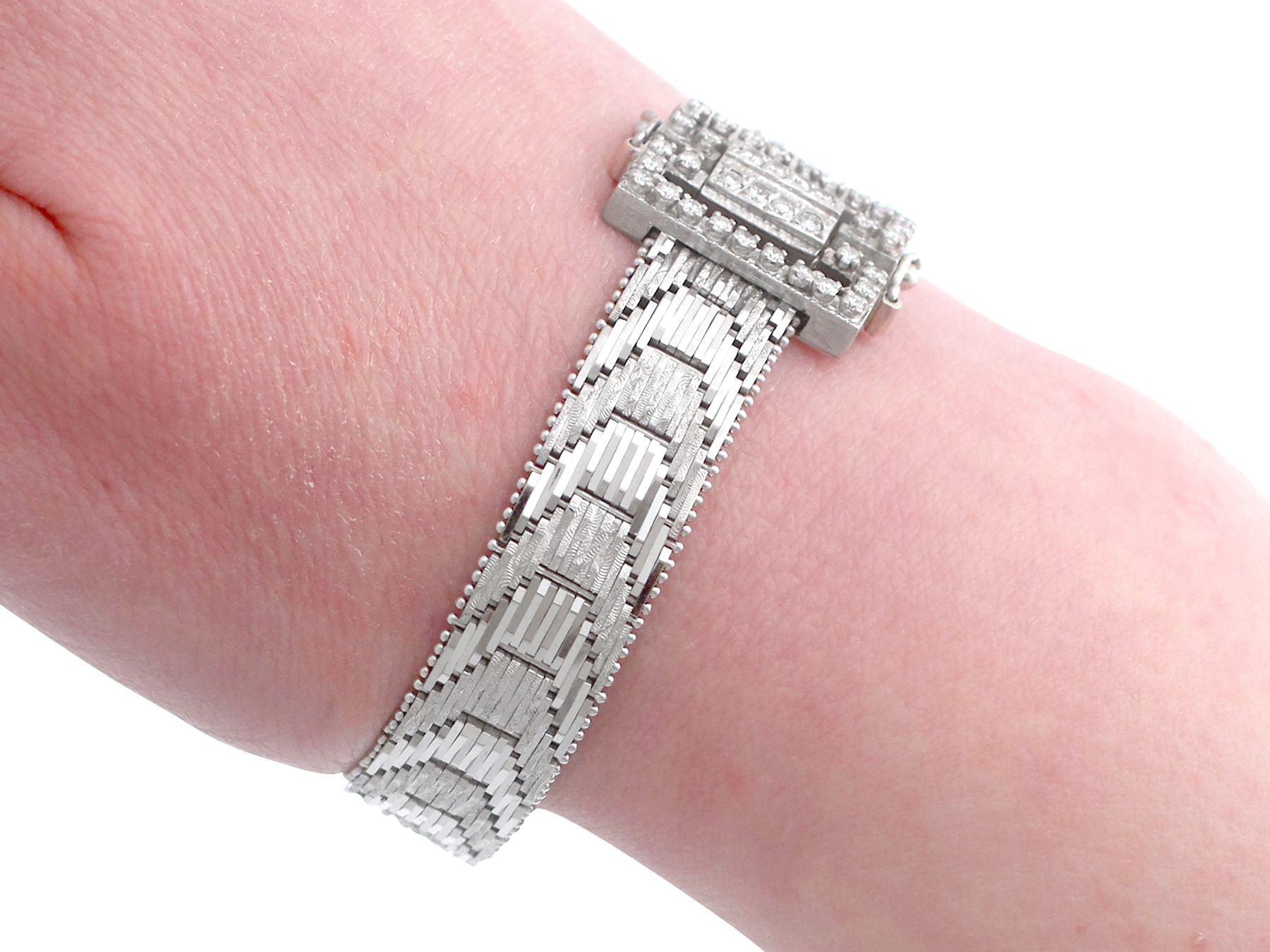 Bracelet Vintage Art of Vintage 1.20 Carat Diamond and 18k White Gold Circa 1940 en vente 5