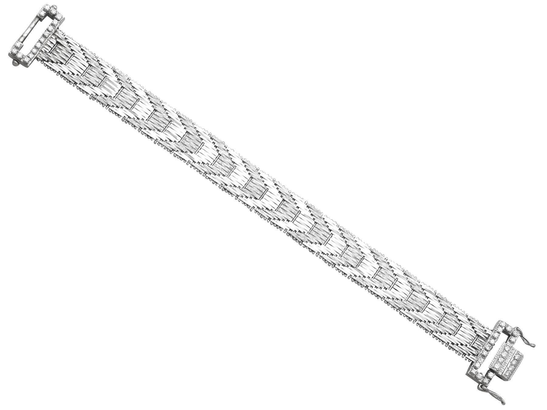 Bracelet Vintage Art of Vintage 1.20 Carat Diamond and 18k White Gold Circa 1940 en vente 1