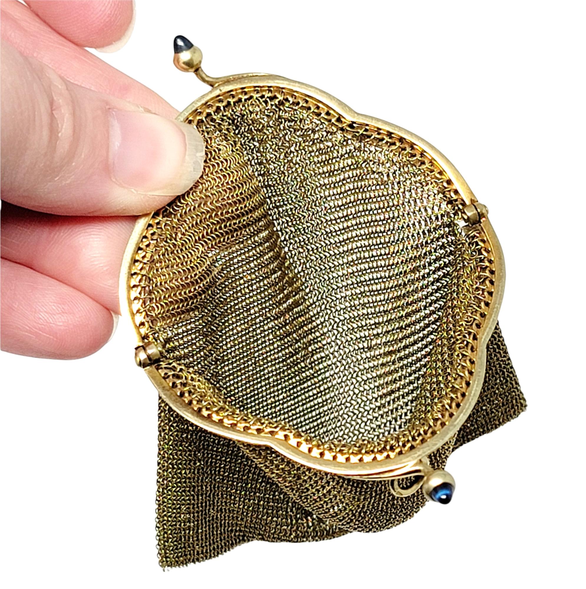 Vintage Art Deco 14 Karat Gold Mesh Coin Purse with Sapphire Cabochon Details For Sale 2