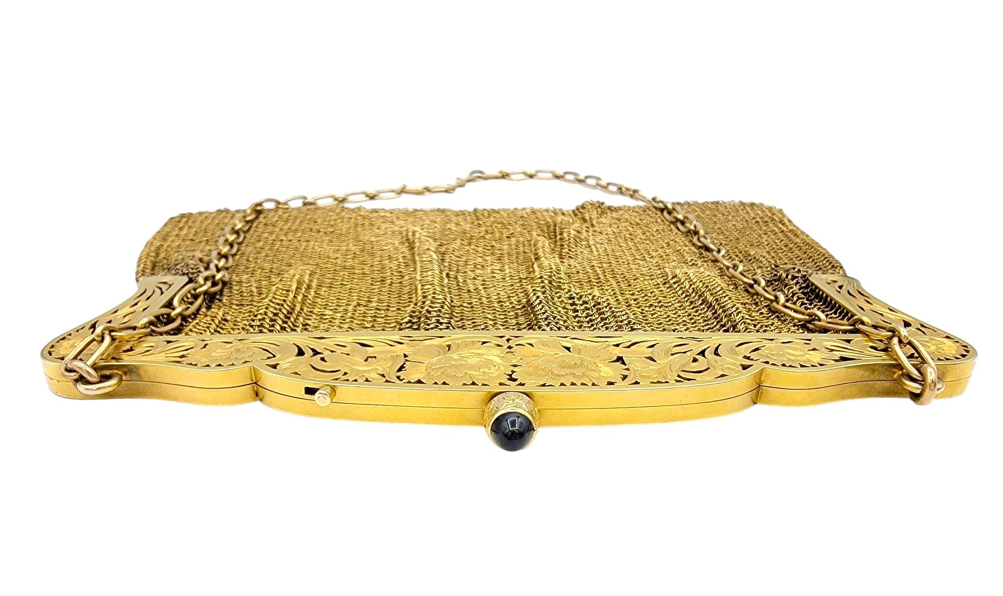 Vintage Art Deco 14 Karat Gold Mesh Purse with Chain and Sapphire Cabochon Clasp For Sale 4