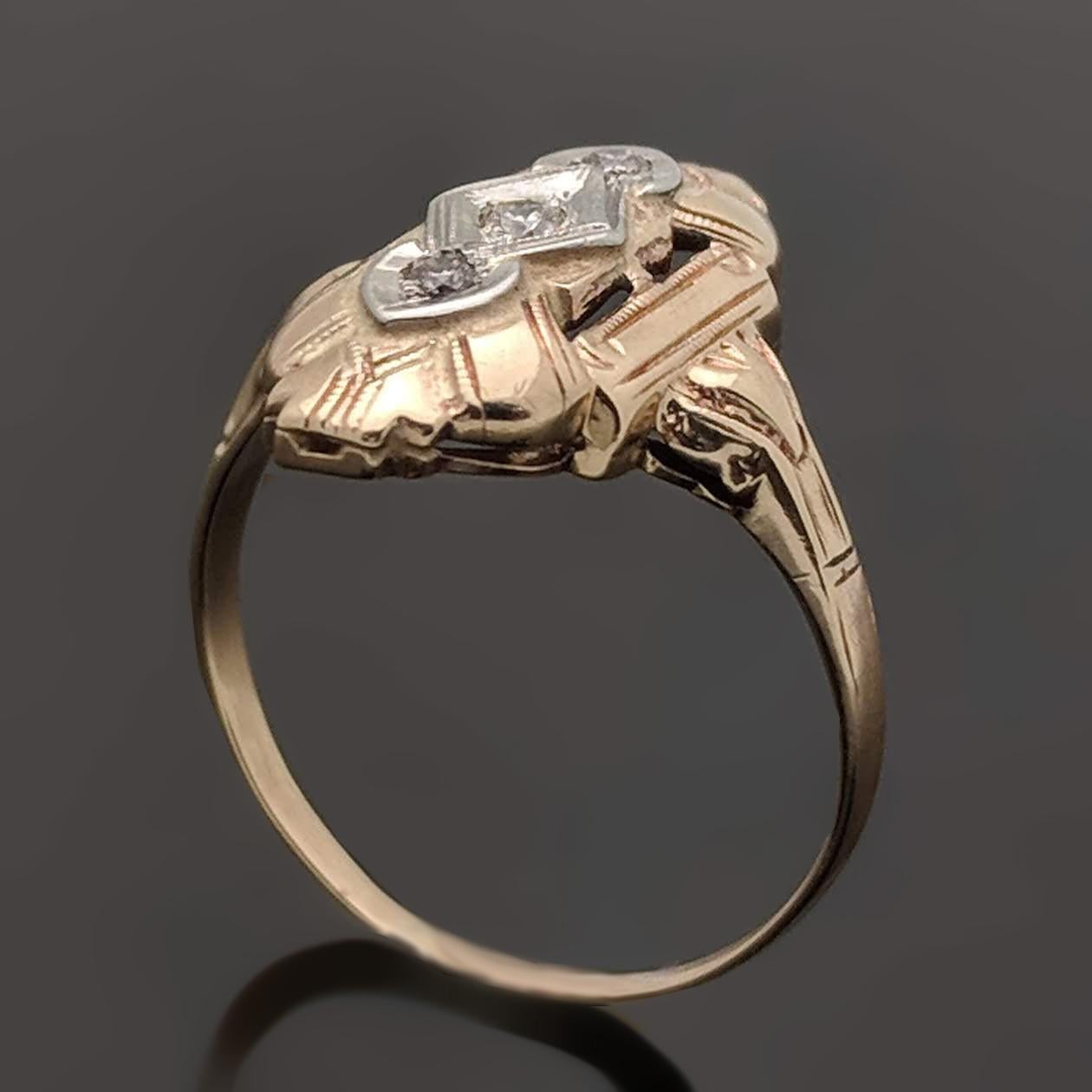 Vintage Art Deco 14 Karat Yellow Gold with Diamonds In Excellent Condition For Sale In Los Angeles, CA