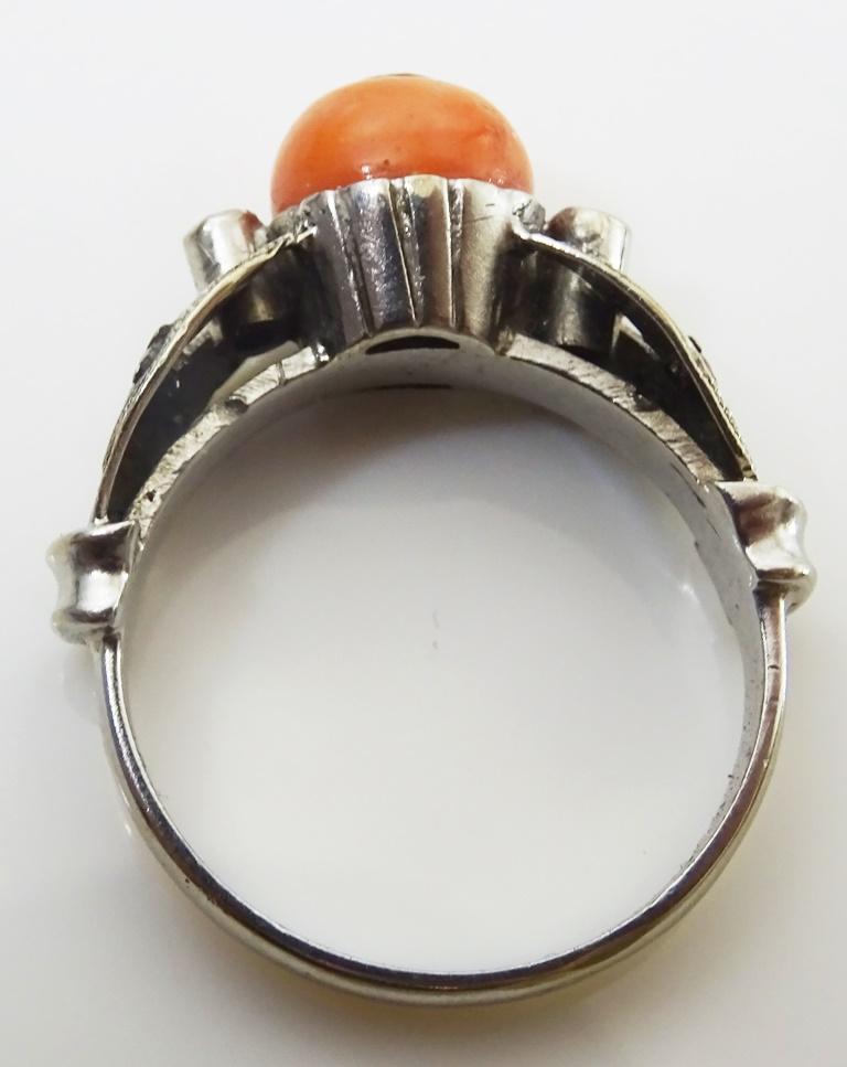 Round Cut Vintage Art Deco 18 karat White Gold , Diamond and Coral Ring For Sale