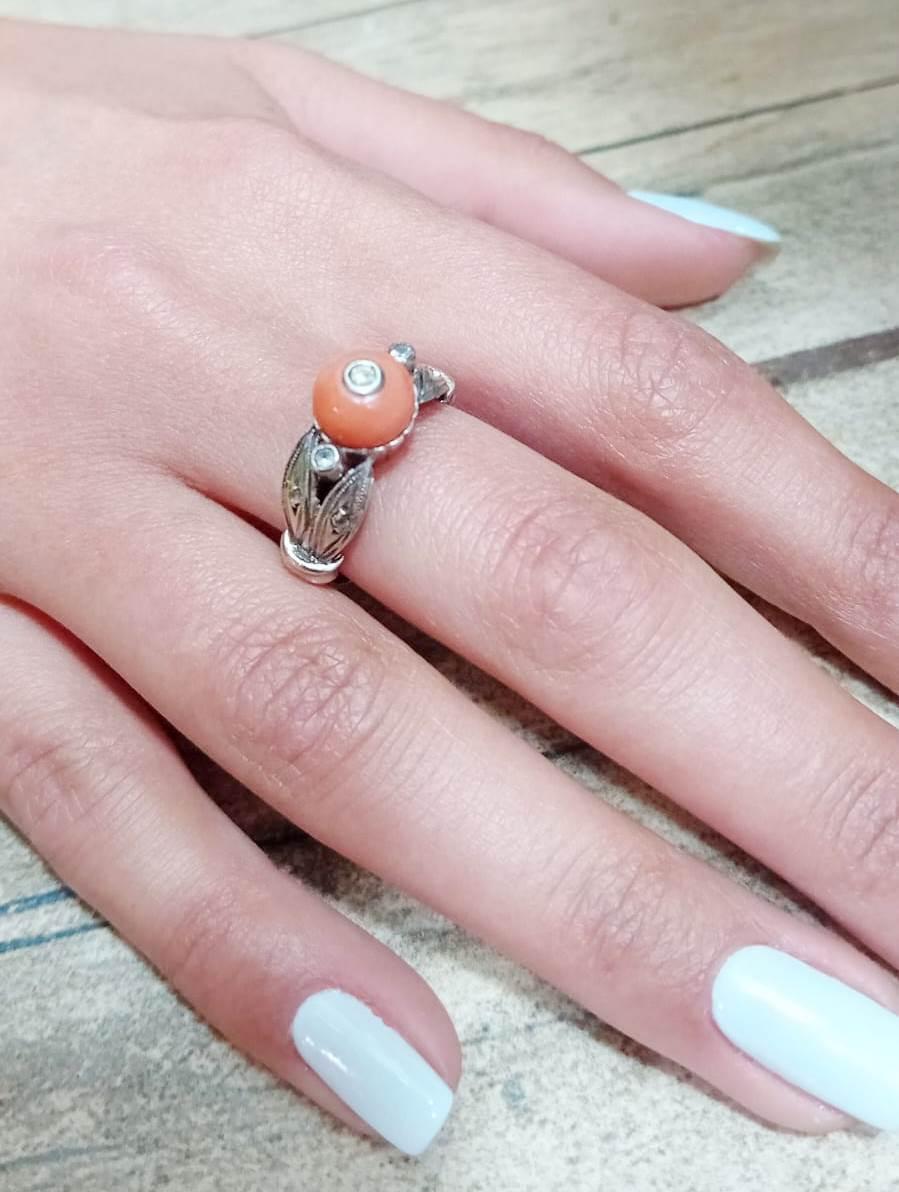 Vintage Art Deco 18 karat White Gold , Diamond and Coral Ring For Sale 2