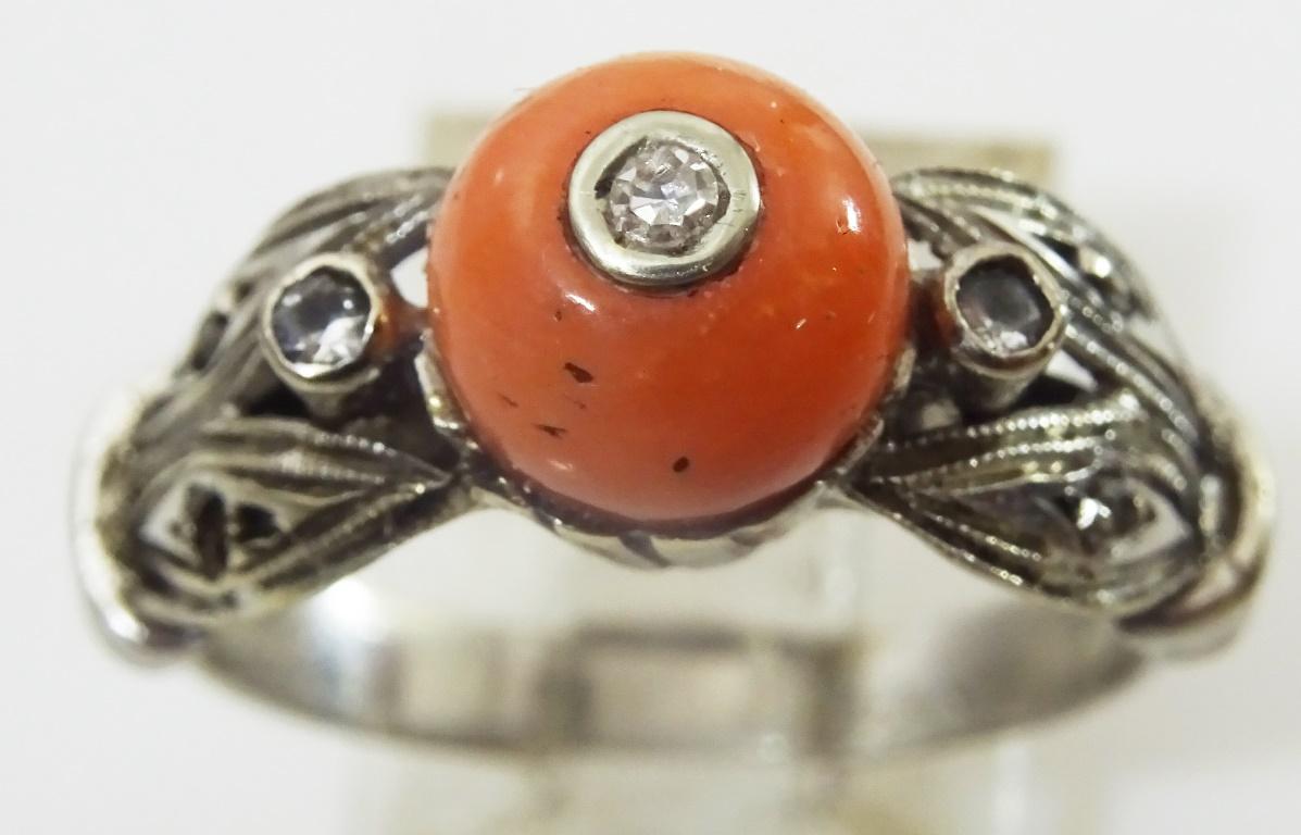 Vintage Art Deco 18 karat White Gold , Diamond and Coral Ring For Sale 3