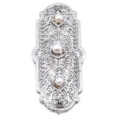 Vintage Art Deco 18 Karat White Gold Seed Pearl Pin