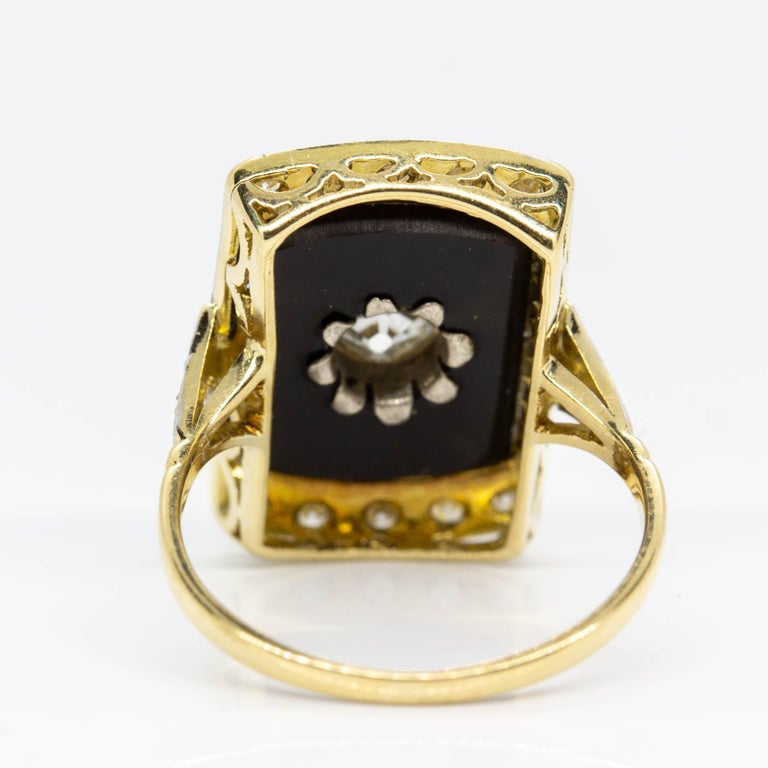 Vintage Art Deco 18 Karat gold Diamond and Onyx Ring For Sale at 1stDibs