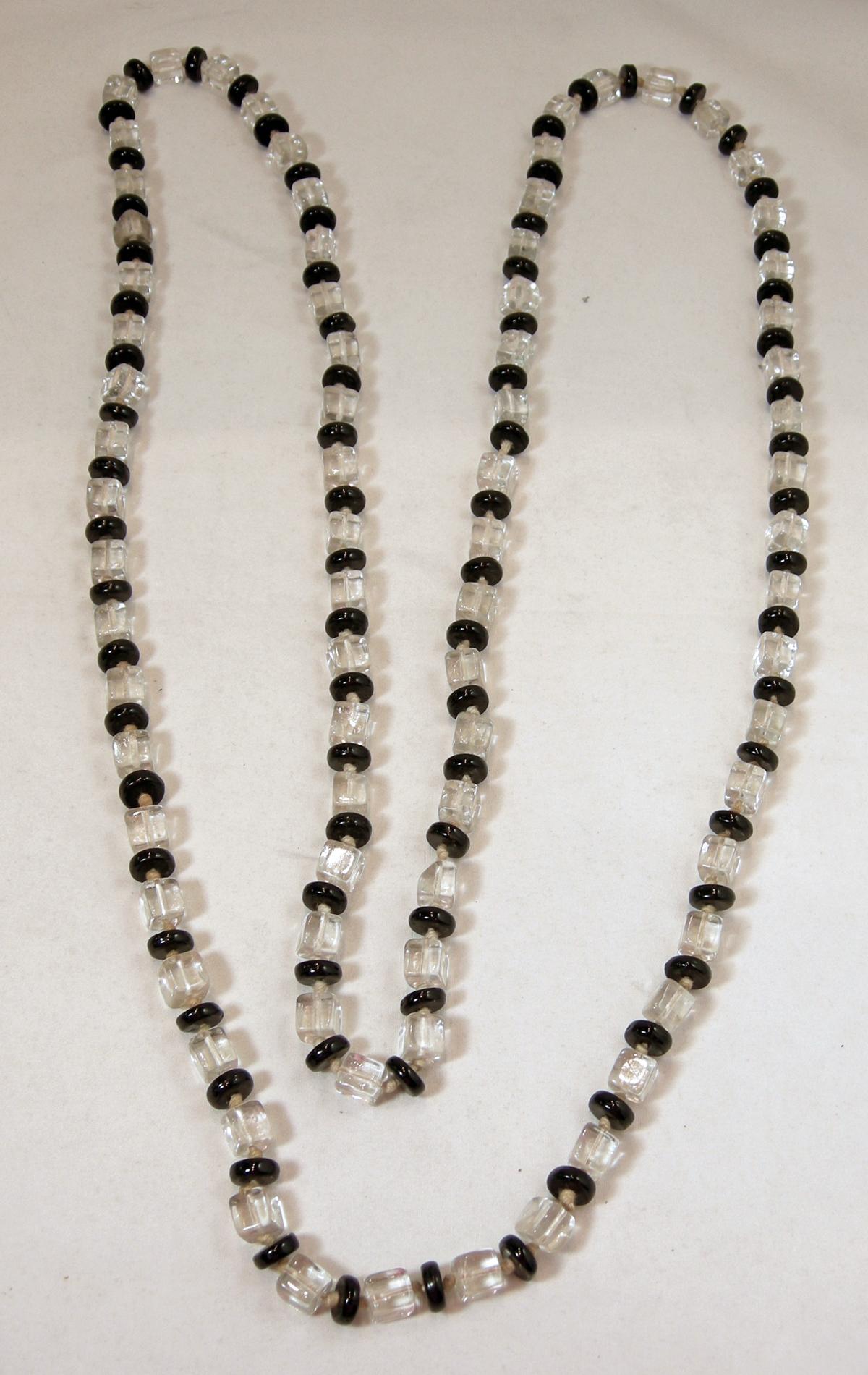 Vintage Art Deco 1920s Black & Clear Crystal Bead Rope Necklace In Good Condition For Sale In New York, NY