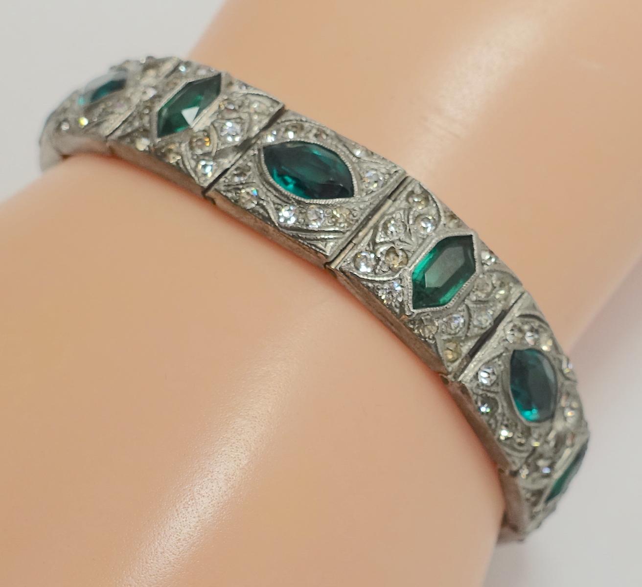 Vintage Art Deco 1920s Green & Clear Crystal Bracelet In Good Condition In New York, NY