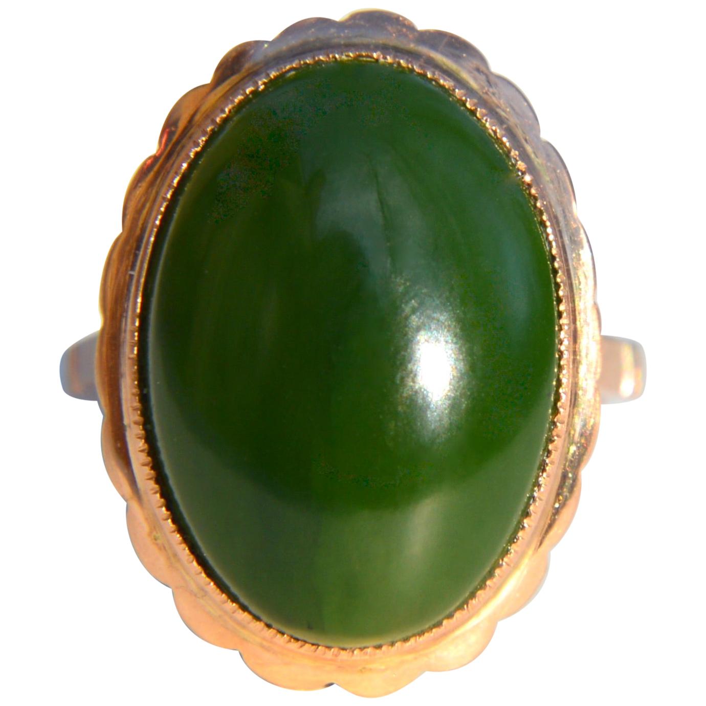 Vintage Art Deco 1930s 12.86 Carat Jade 14 Karat Rose Gold Cocktail Ring For Sale