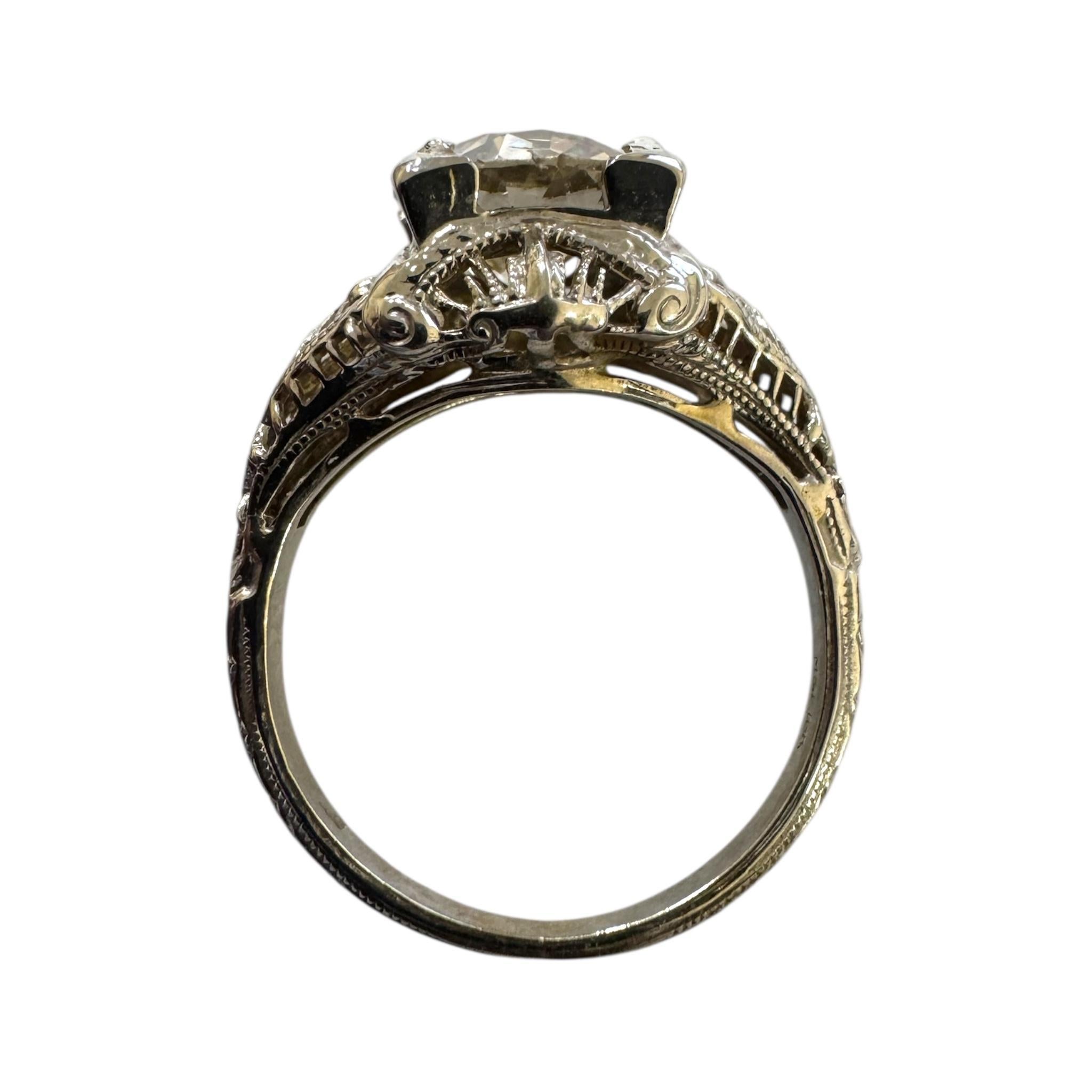 Vintage Art Deco 2.31 Carat Old European Cut Diamond Engagement Ring For Sale 6