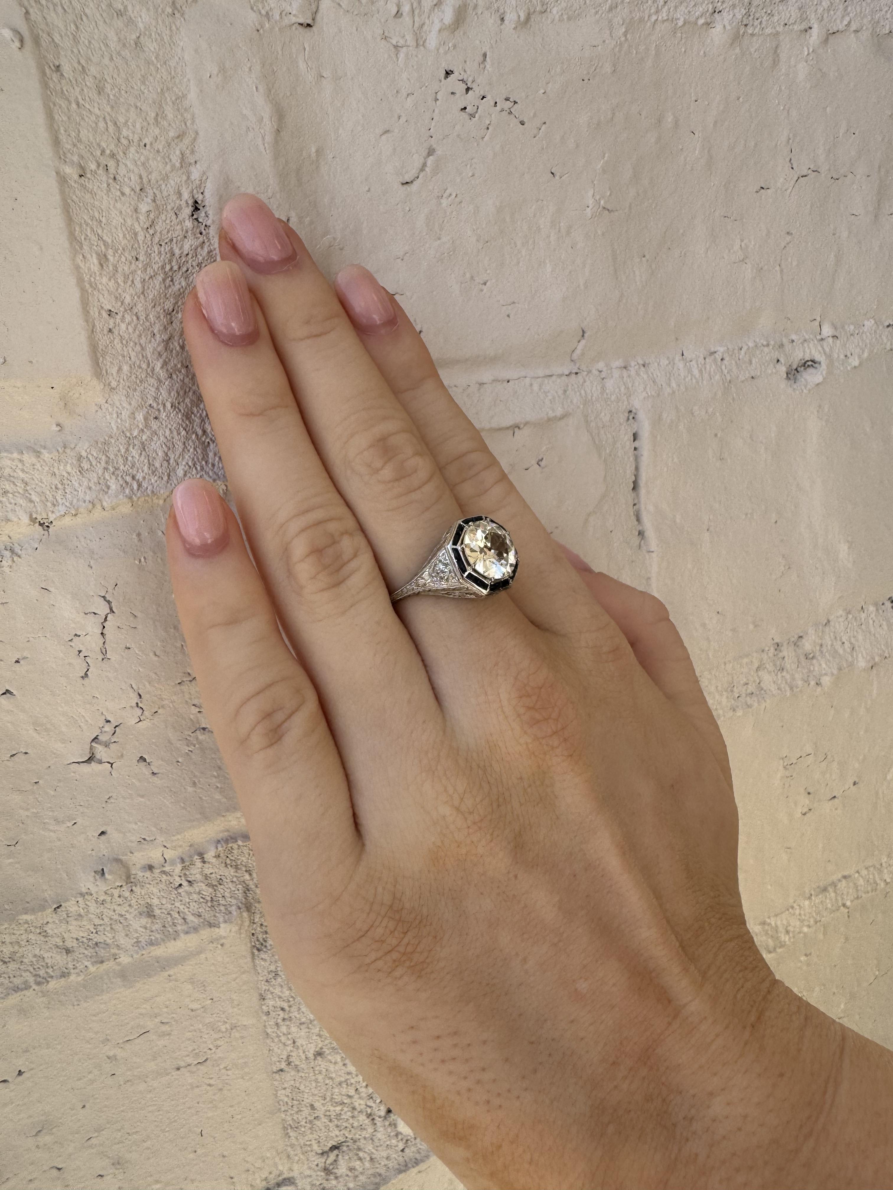 Taglio antico europeo Anello di fidanzamento vintage Art Deco con diamanti e zaffiri taglio europeo da 2,46 carati