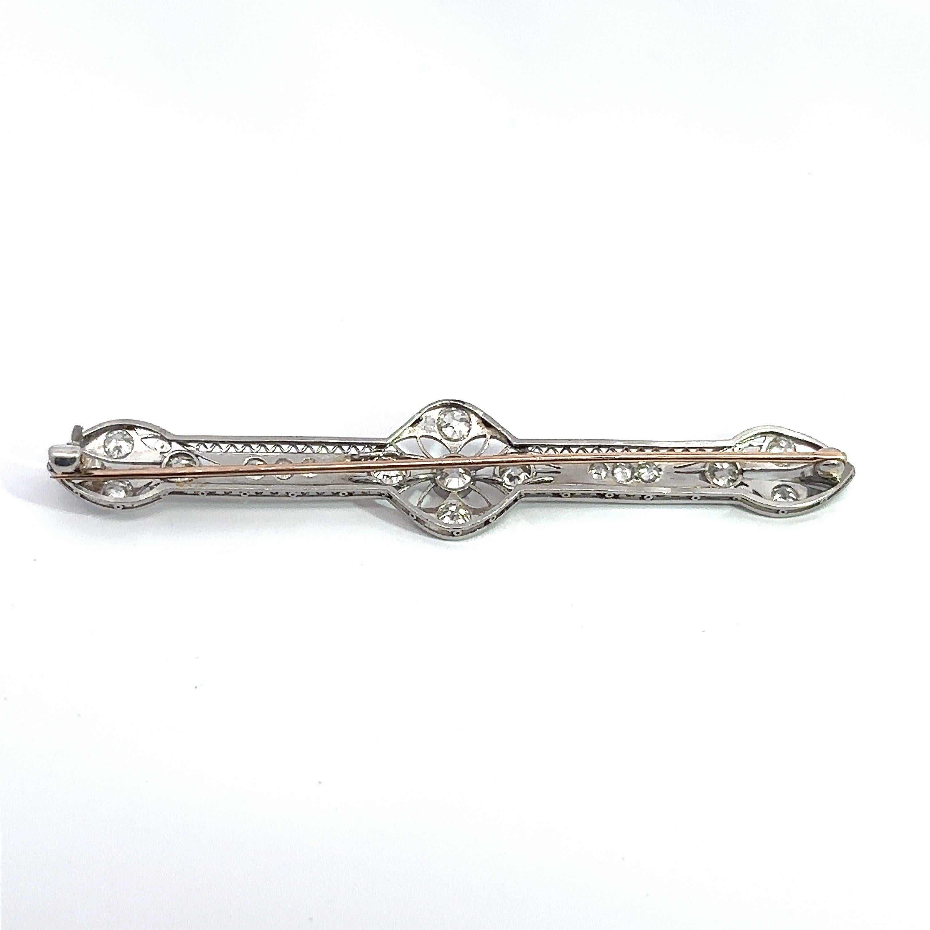 Vintage Art Deco 2CT Diamond Platinum Brooch Lapel Pin In Good Condition For Sale In Los Angeles, CA