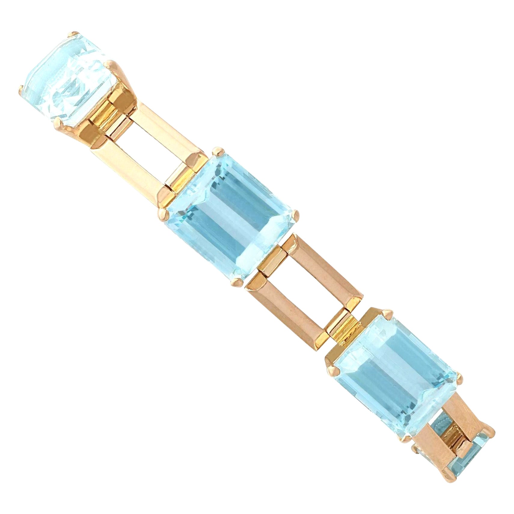 Vintage Art Deco 39.87 Carat Aquamarine and 18K Yellow Gold Bracelet