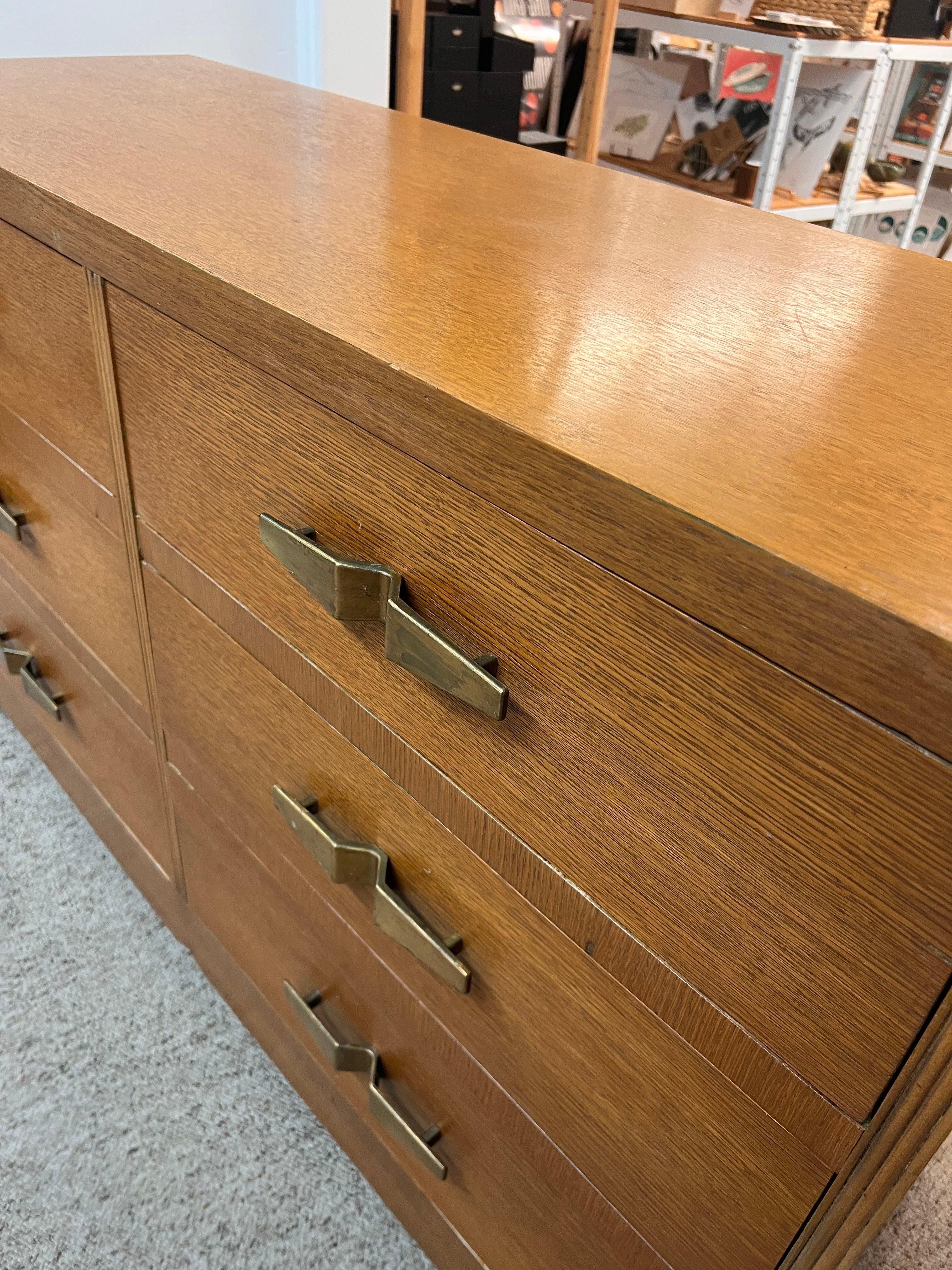 Art Déco Set di comò d'epoca a 5 e 6 cassetti in stile Art Deco con design di metà secolo in vendita