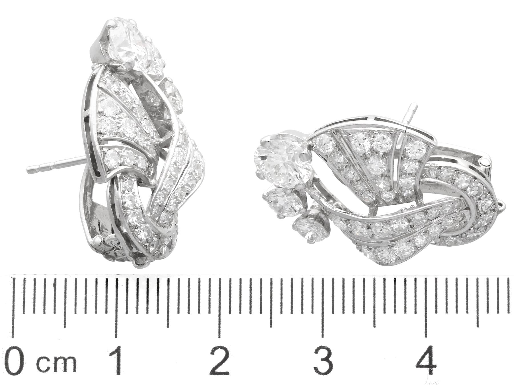 Pendientes vintage Art Déco de diamantes y platino de 5,09 quilates Circa 1950 en venta 4