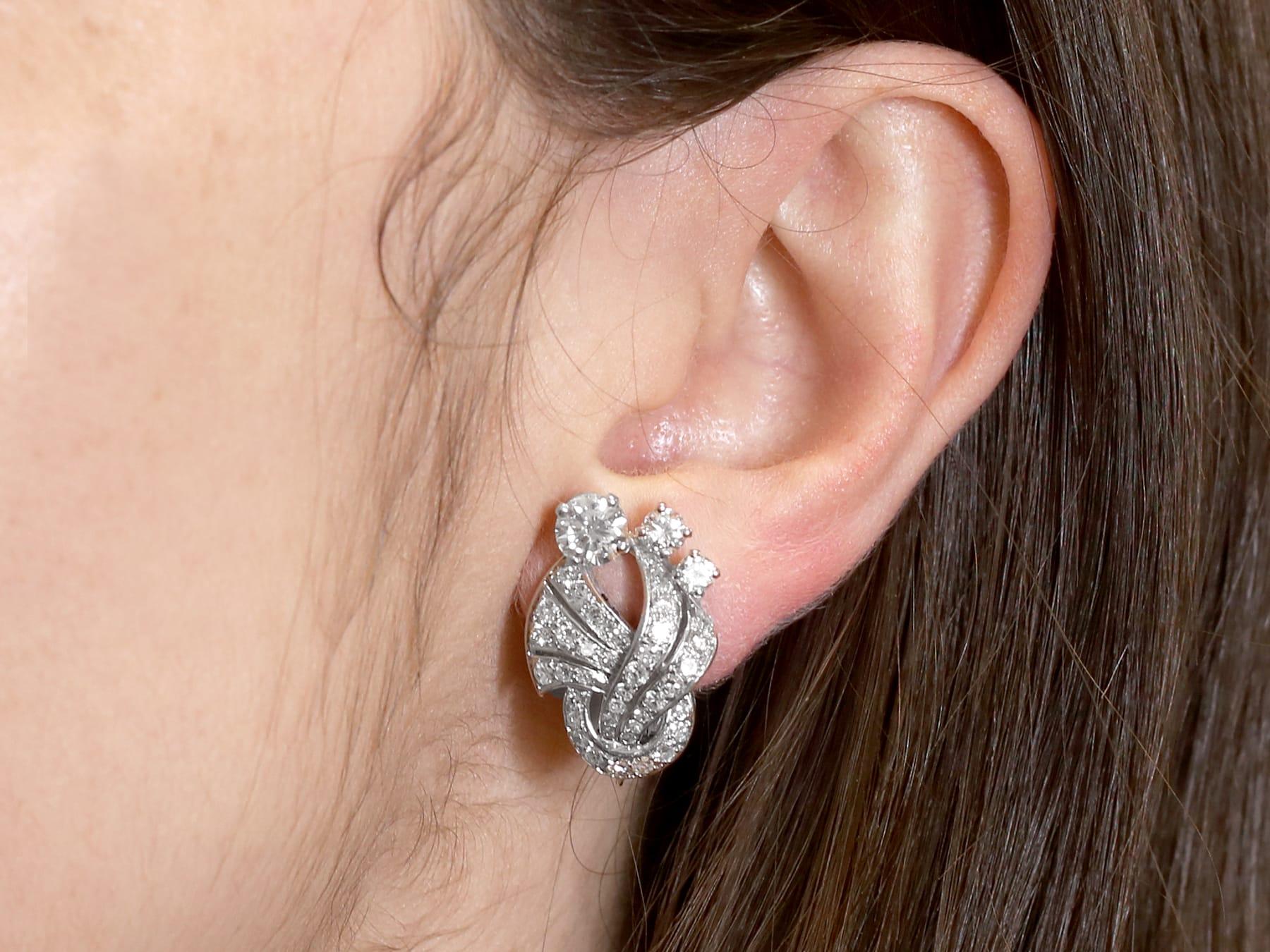 Pendientes vintage Art Déco de diamantes y platino de 5,09 quilates Circa 1950 en venta 5