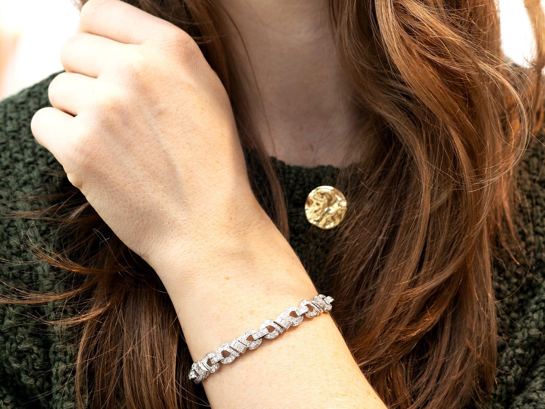 Pulsera vintage Art Déco de 6,05 quilates de diamantes y platino Circa 1950 Corte baguette en venta