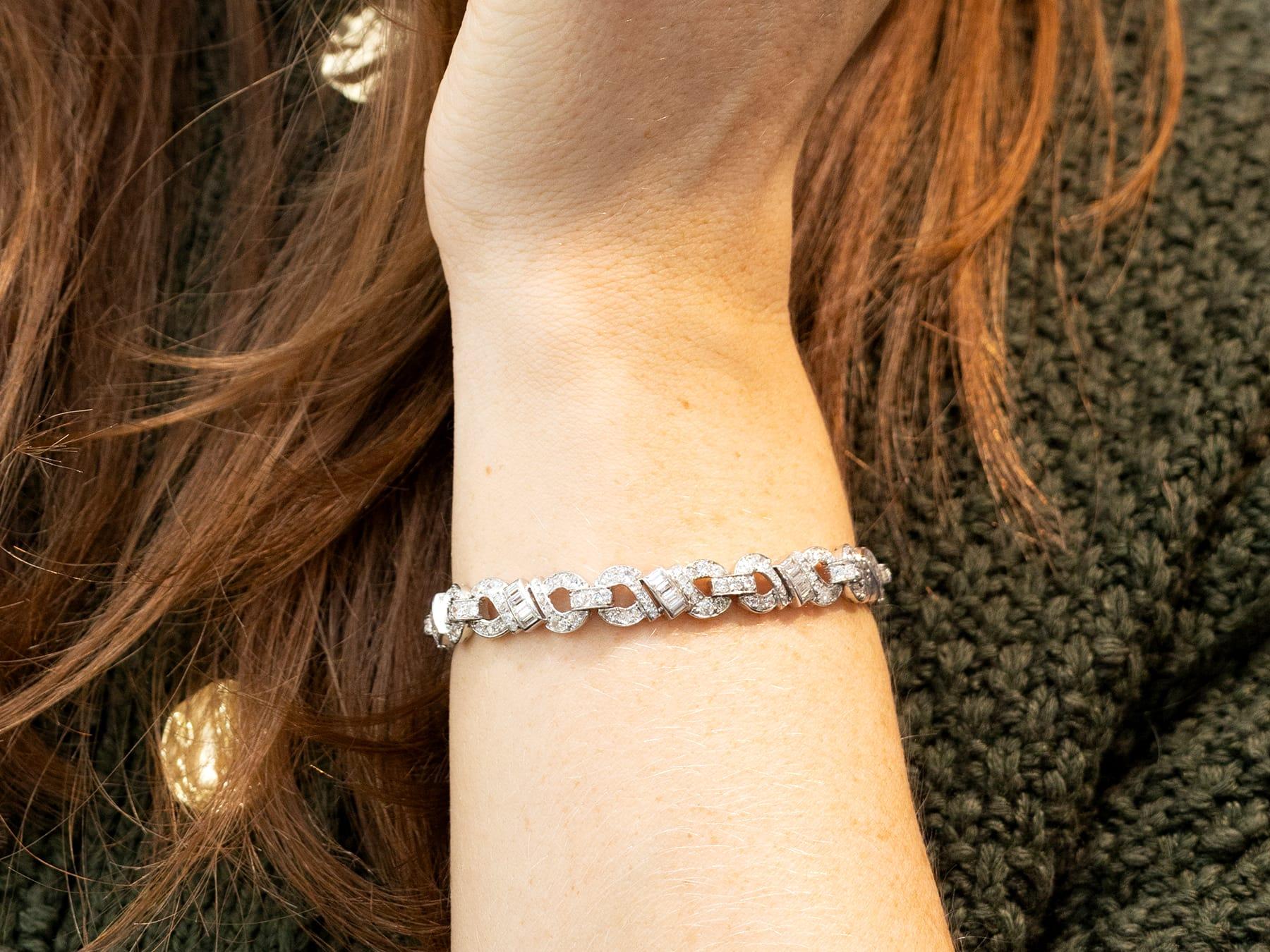 Pulsera vintage Art Déco de 6,05 quilates de diamantes y platino Circa 1950 en Excelente estado para la venta en Jesmond, Newcastle Upon Tyne