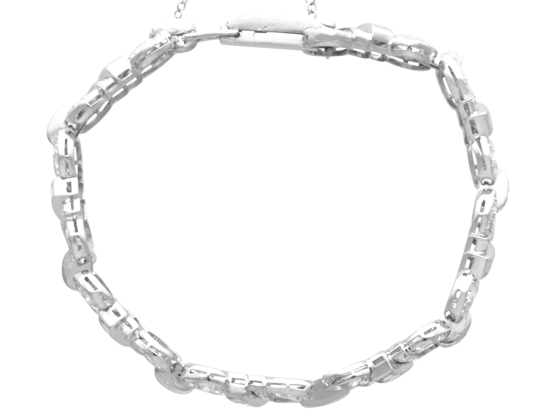 Femenino o masculino Pulsera vintage Art Déco de 6,05 quilates de diamantes y platino Circa 1950 en venta