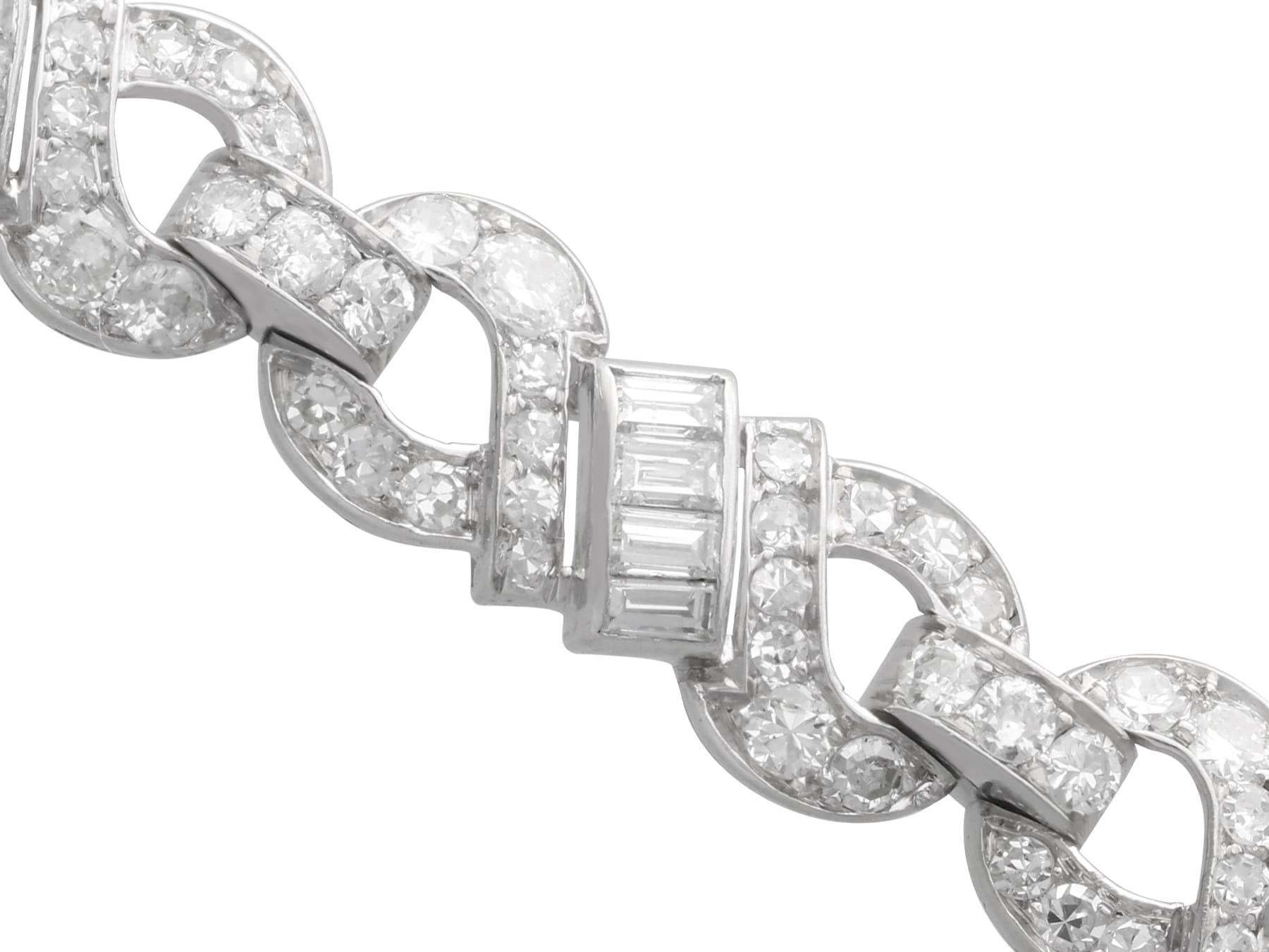 Pulsera vintage Art Déco de 6,05 quilates de diamantes y platino Circa 1950 en venta 1