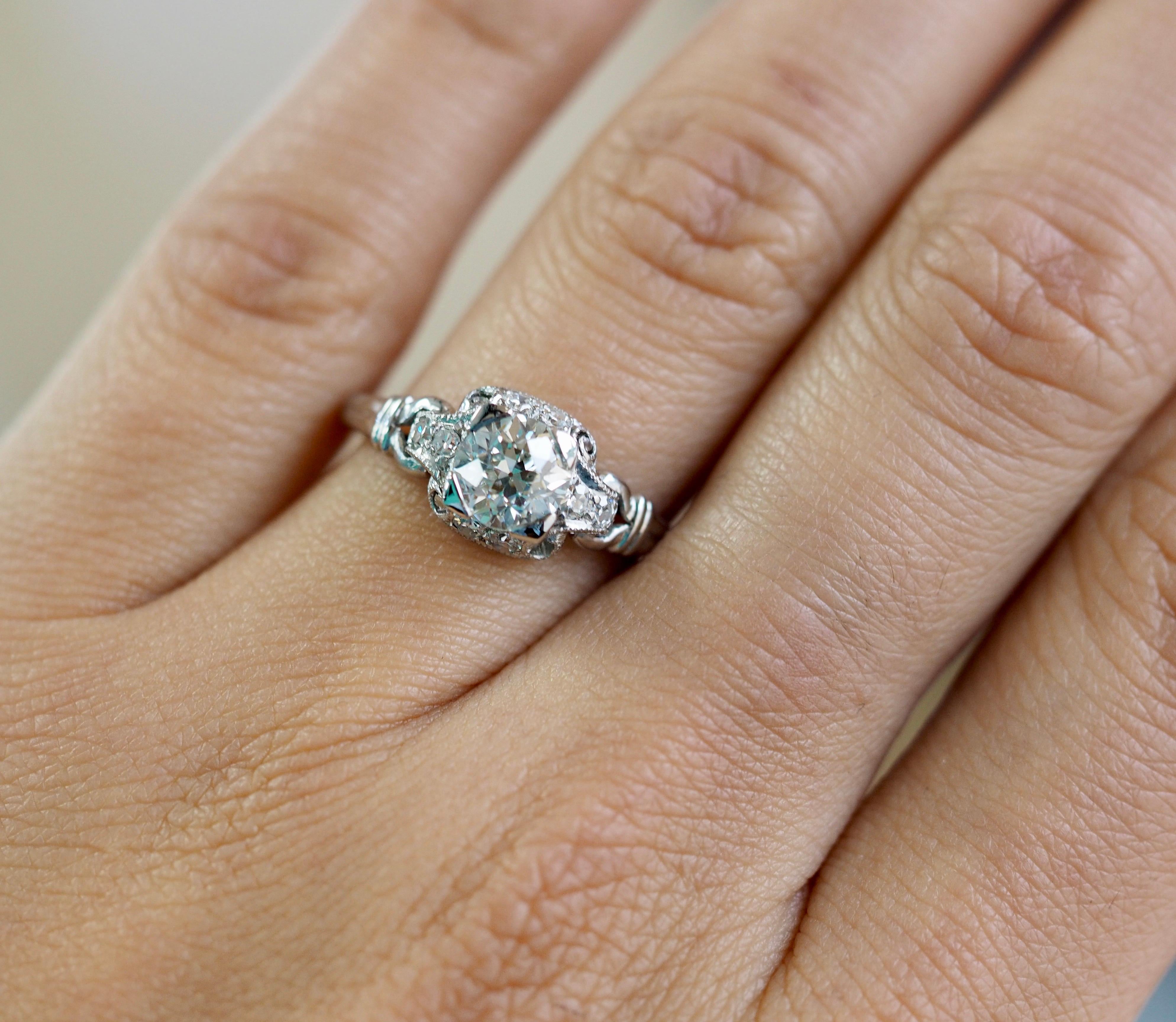 Vintage Art Deco .82 Carat Diamond Platinum Engagement Ring In Good Condition In Addison, TX