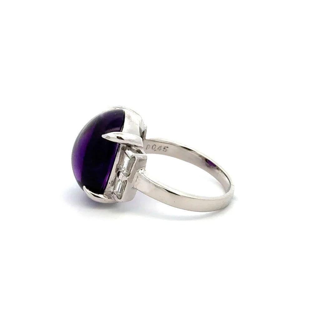 Vintage Art Deco 8.99 Carat Cabochon Amethyst and Baguette Diamond Platinum Ring In Excellent Condition For Sale In Montreal, QC