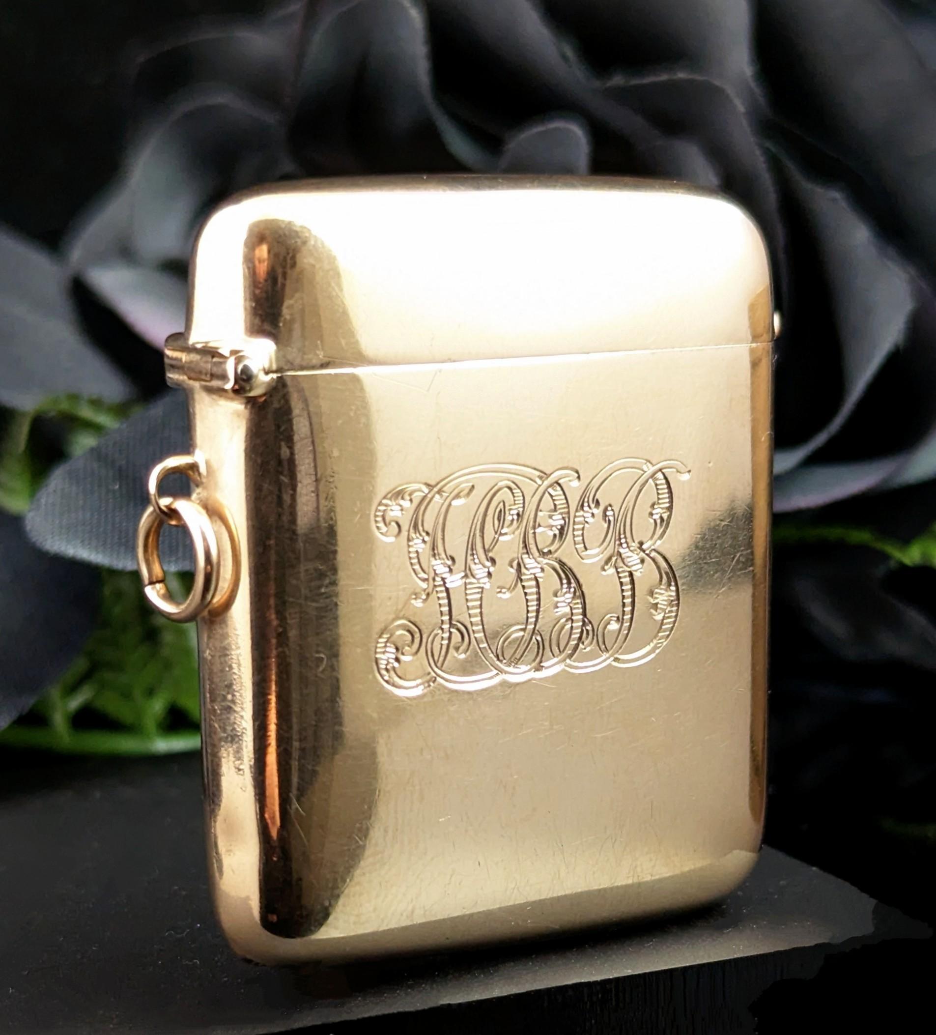 You really can't beat a fine vintage 9kt gold vesta case such as this magnificent and handsome piece!

Whether you wear it as your go to Albert chain accessory or as a statement pendant they have a certain type of charm that cannot be easily bested,
