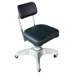 Chaise de bureau pivotante Art Déco vintage en aluminium par Emeco