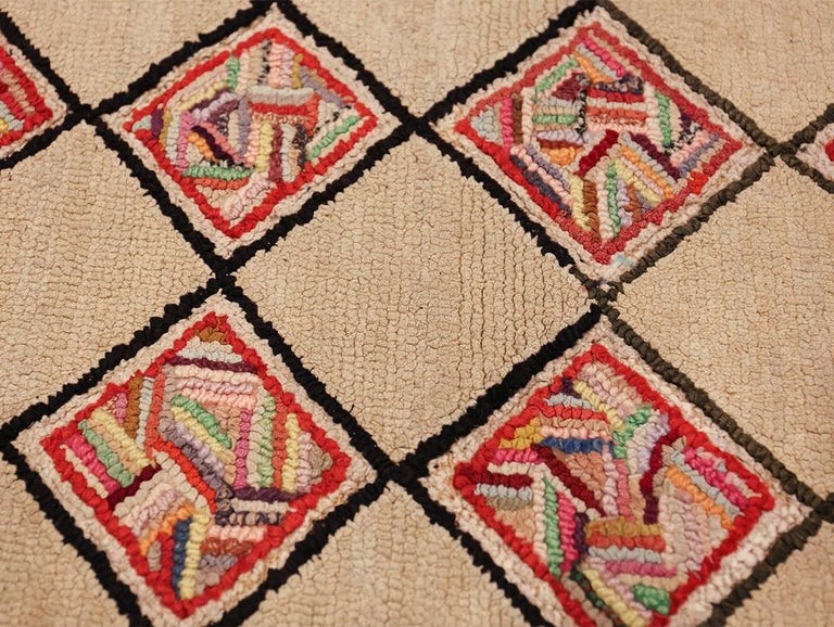 Vintage Art Deco American Hooked Rug. Size6 ft 4 in x 7 ft 4 in For