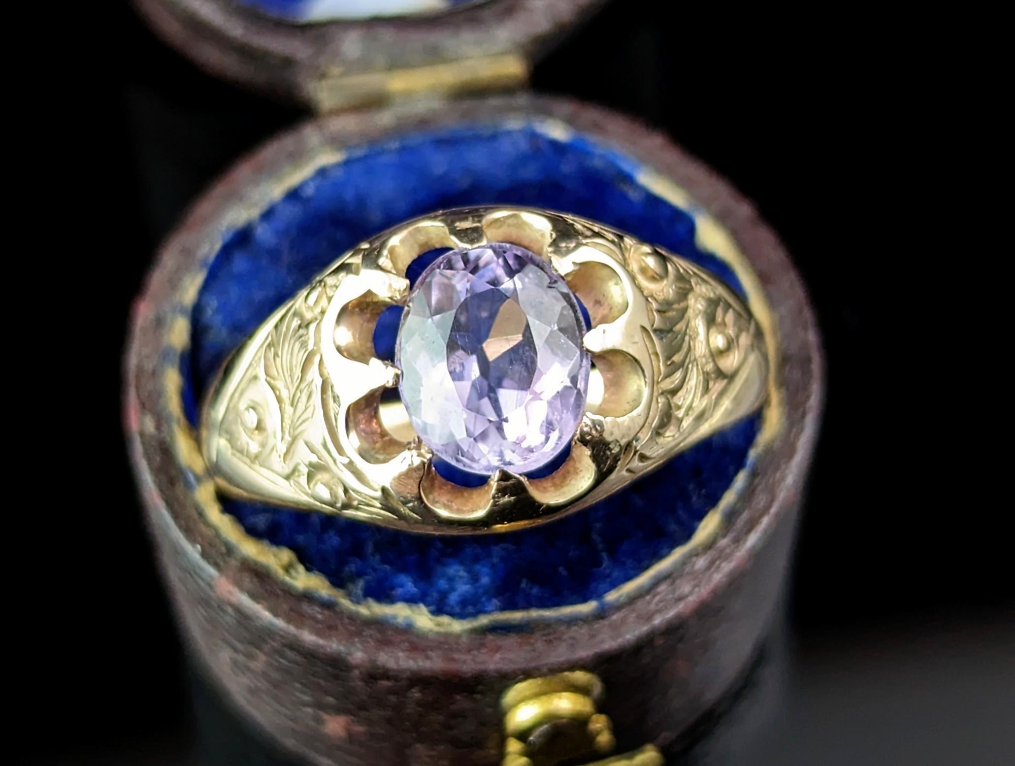 Oval Cut Vintage Art Deco amethyst signet ring, 9k gold, solitaire 