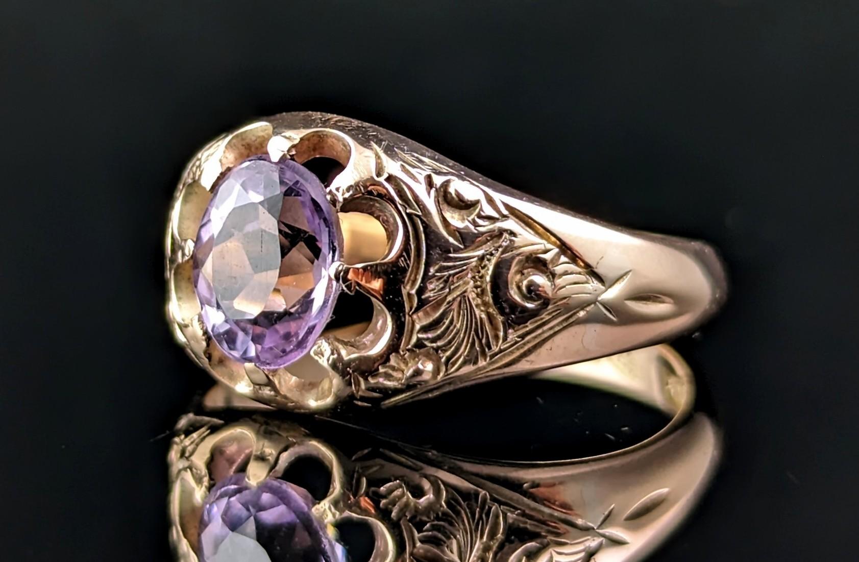 Vintage Art Deco amethyst signet ring, 9k gold, solitaire  In Good Condition In NEWARK, GB