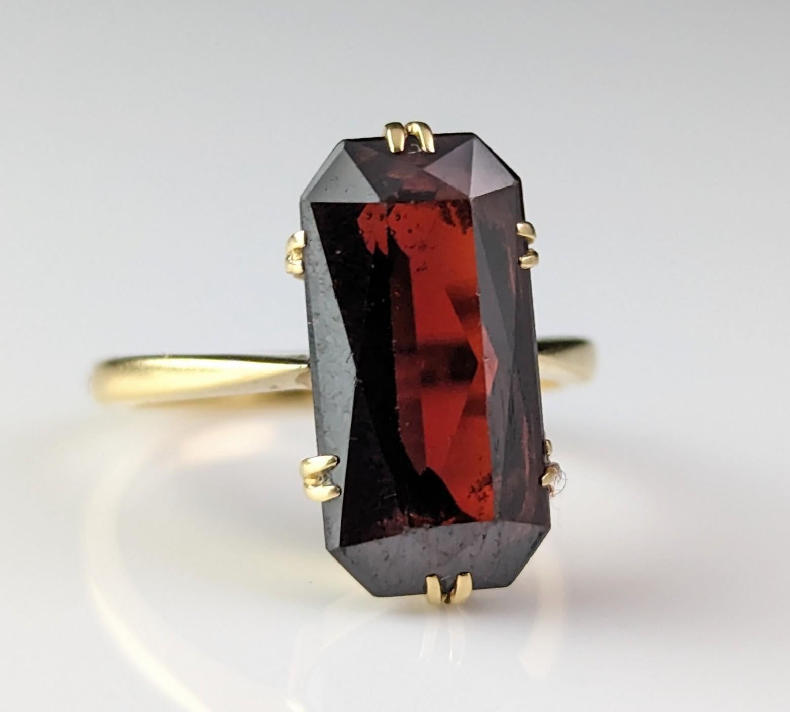 Vintage Art Deco Baguette cut Garnet cocktail ring, 15k gold  2