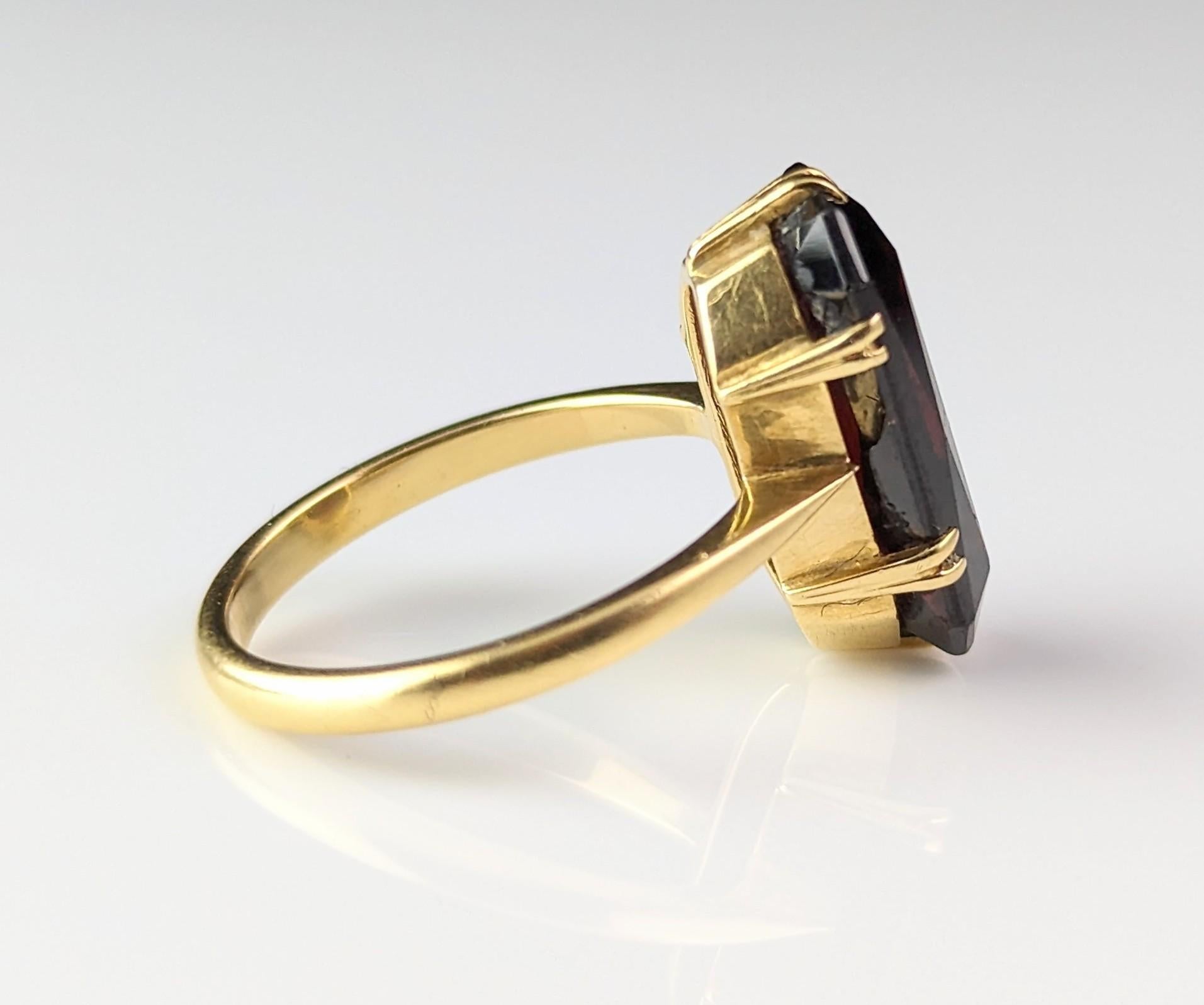 Vintage Art Deco Baguette cut Garnet cocktail ring, 15k gold  4