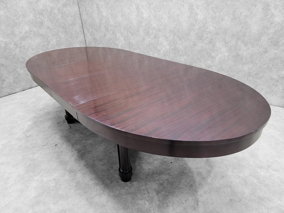 Table de salle à manger Art Déco Barbara Barry ovale en acajou à 2 rallonges en vente 1