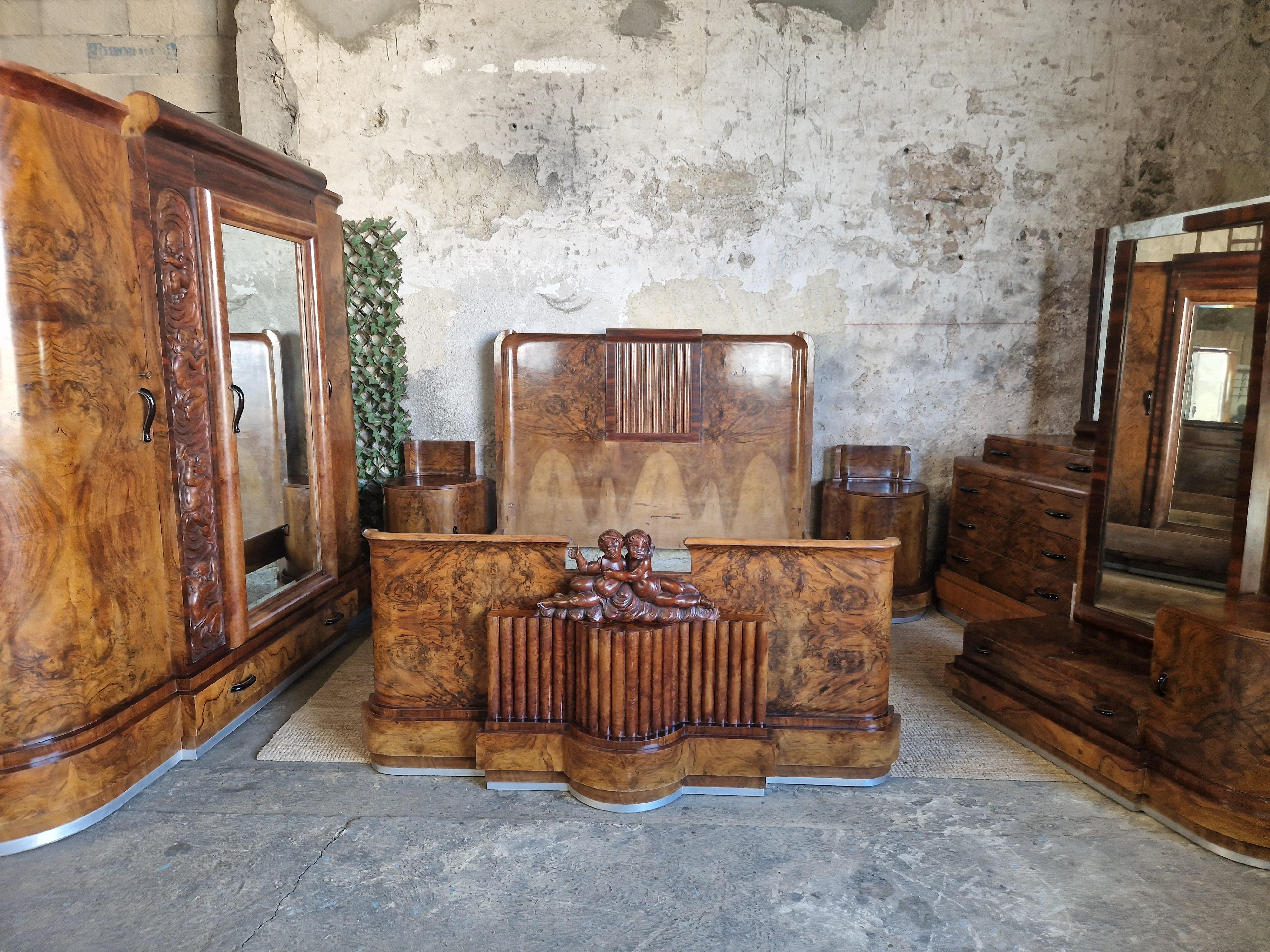 Carved Art Deco Bedroom Set 6 Pieces By Fratelli Conte For Sale
