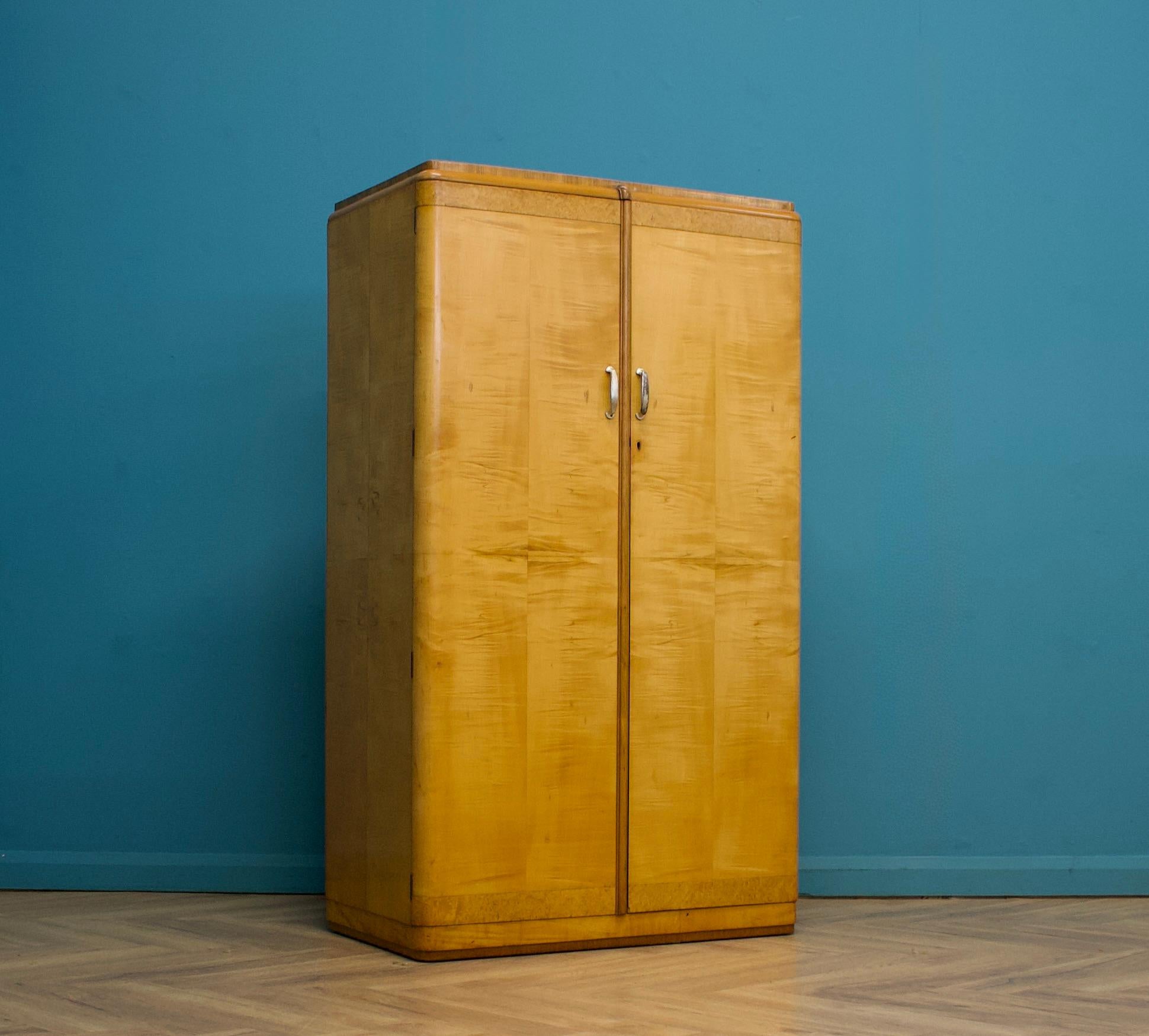 Vintage Art Deco Birch & Walnut Compactum Compact Wardrobe, 1930s (Britisch) im Angebot