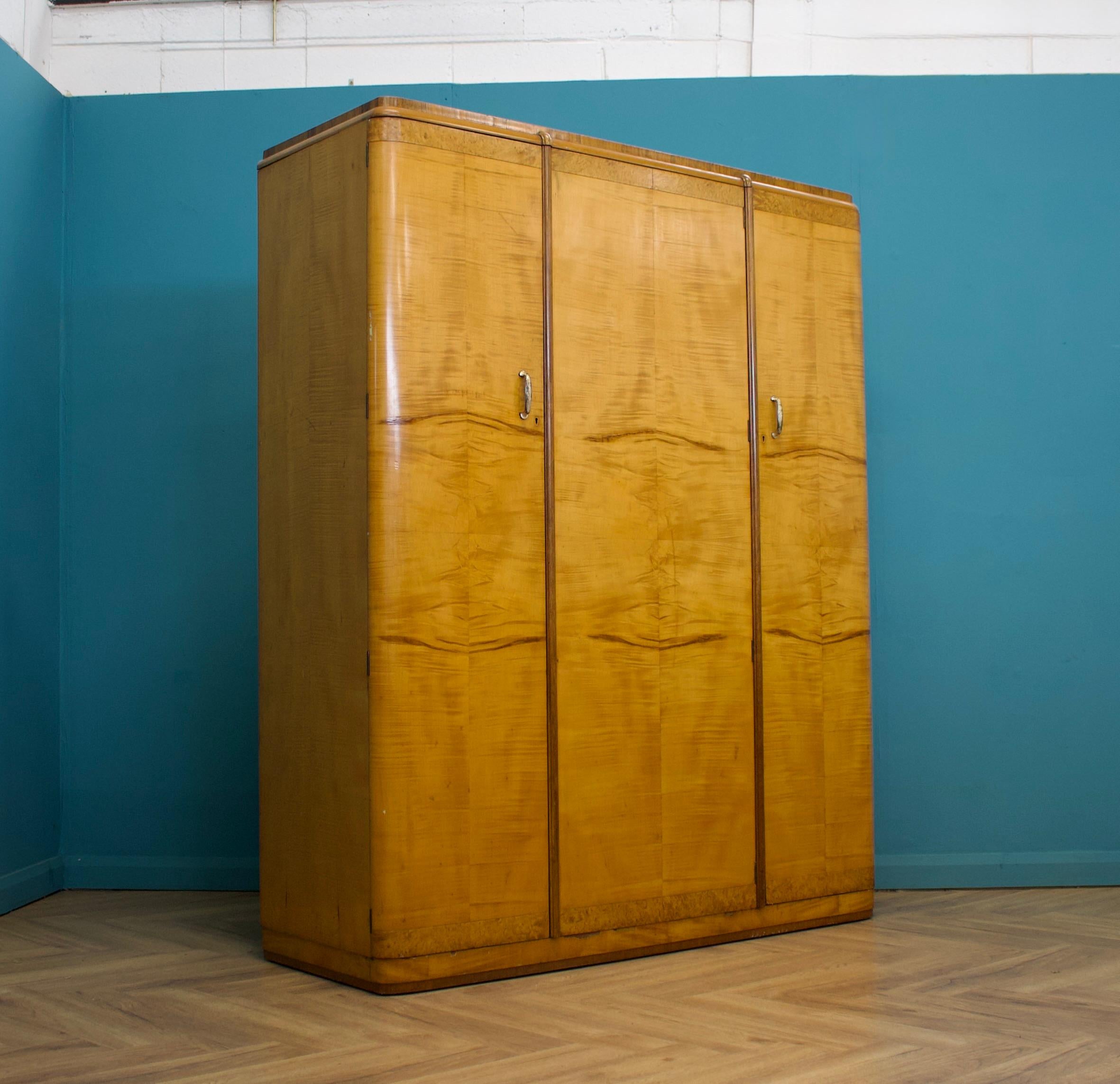 Britannique Vintage Art Deco Birch & Walnut Wardrobe, 1930s en vente