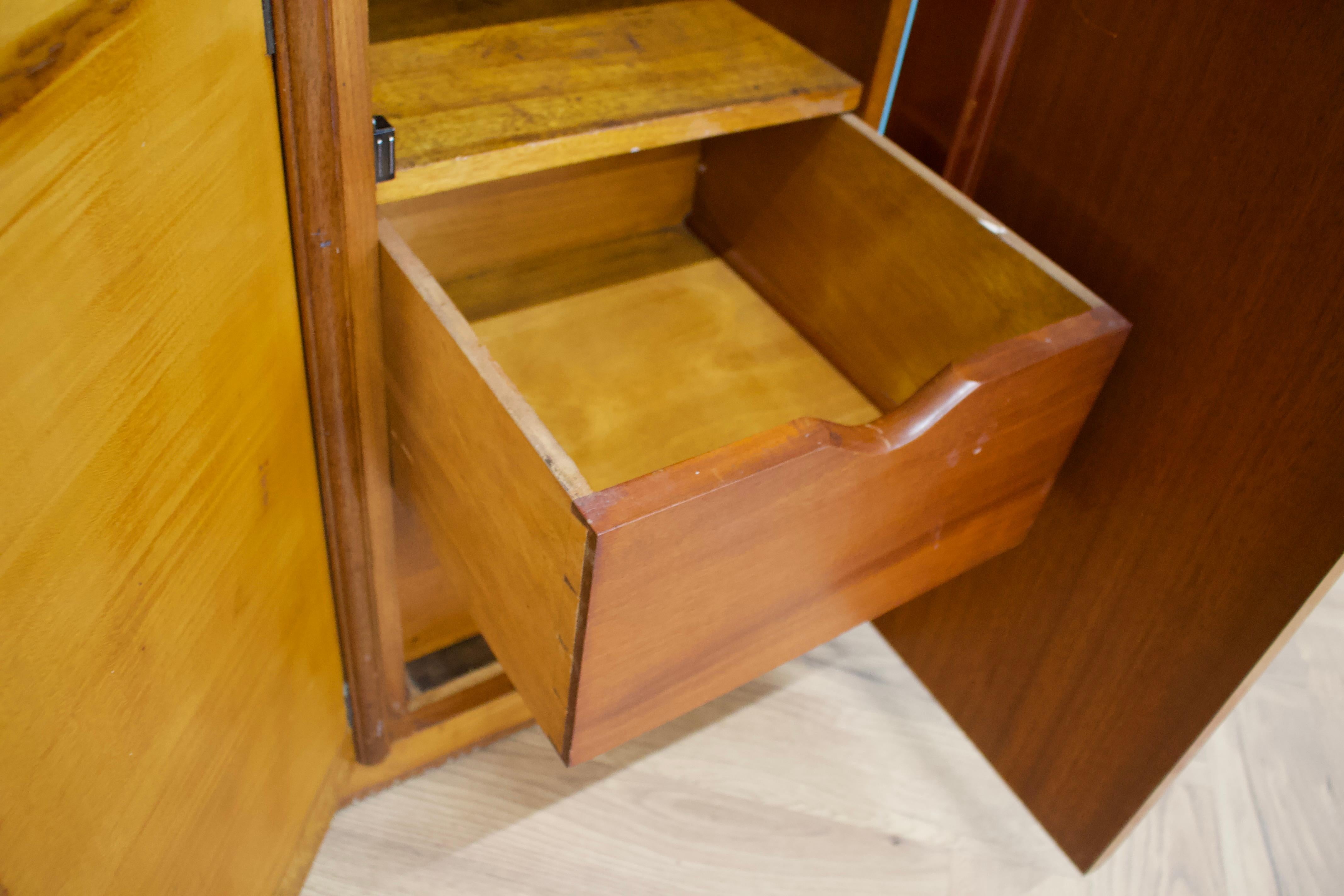 Milieu du XXe siècle Vintage Art Deco Birch & Walnut Wardrobe, 1930s en vente