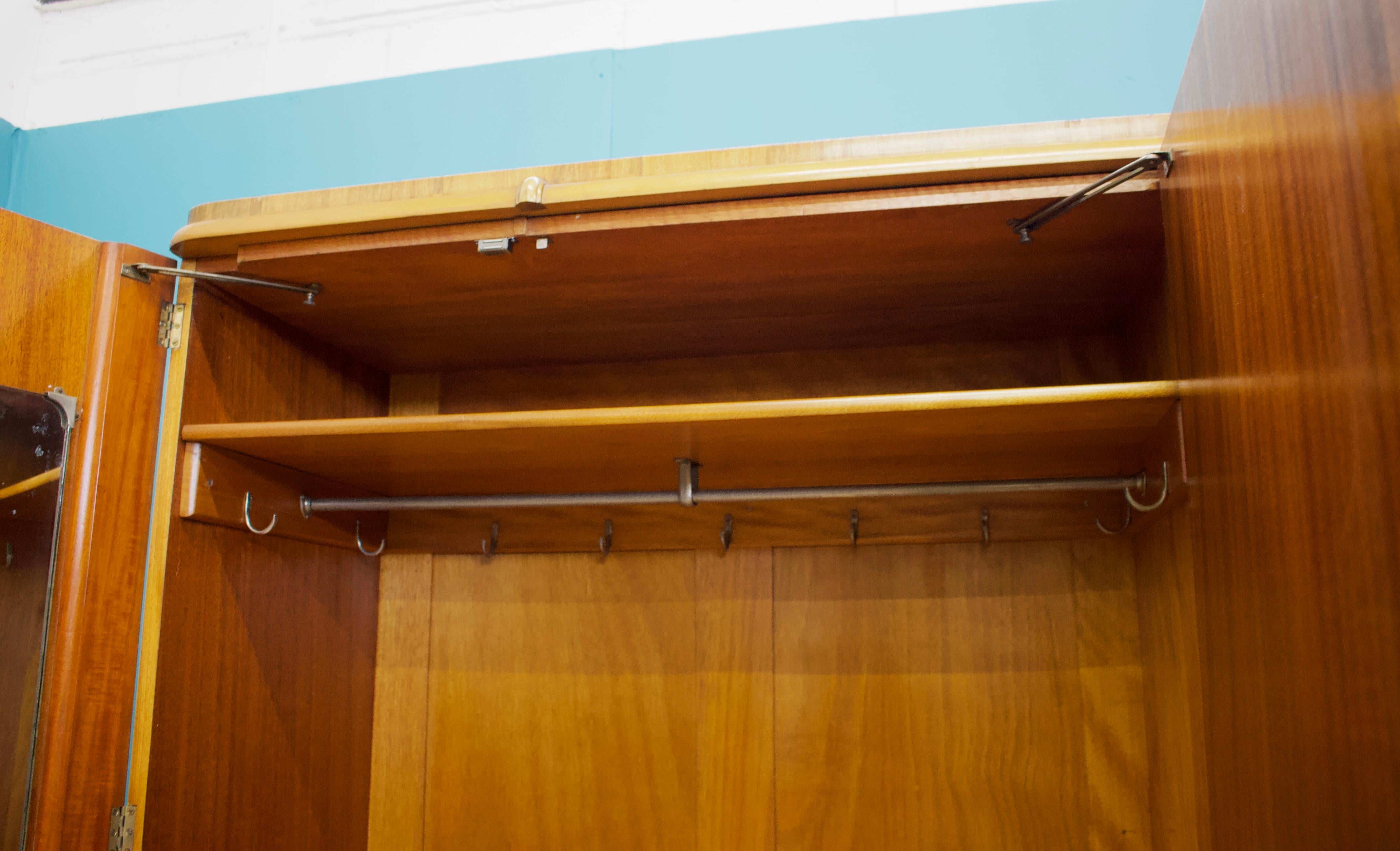 Vintage Art Deco Birch & Walnut Wardrobe, 1930s en vente 1