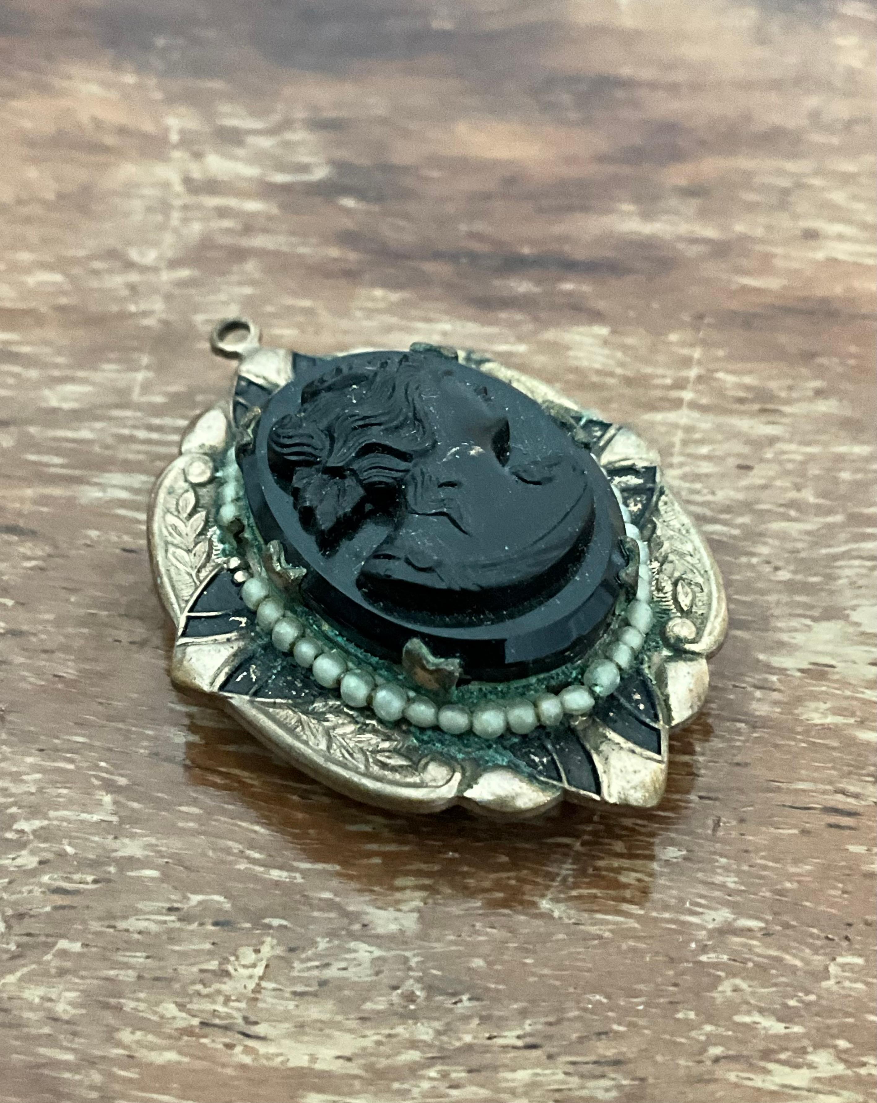 Women's or Men's Vintage Art Deco Black Cameo Locket Pendant For Sale